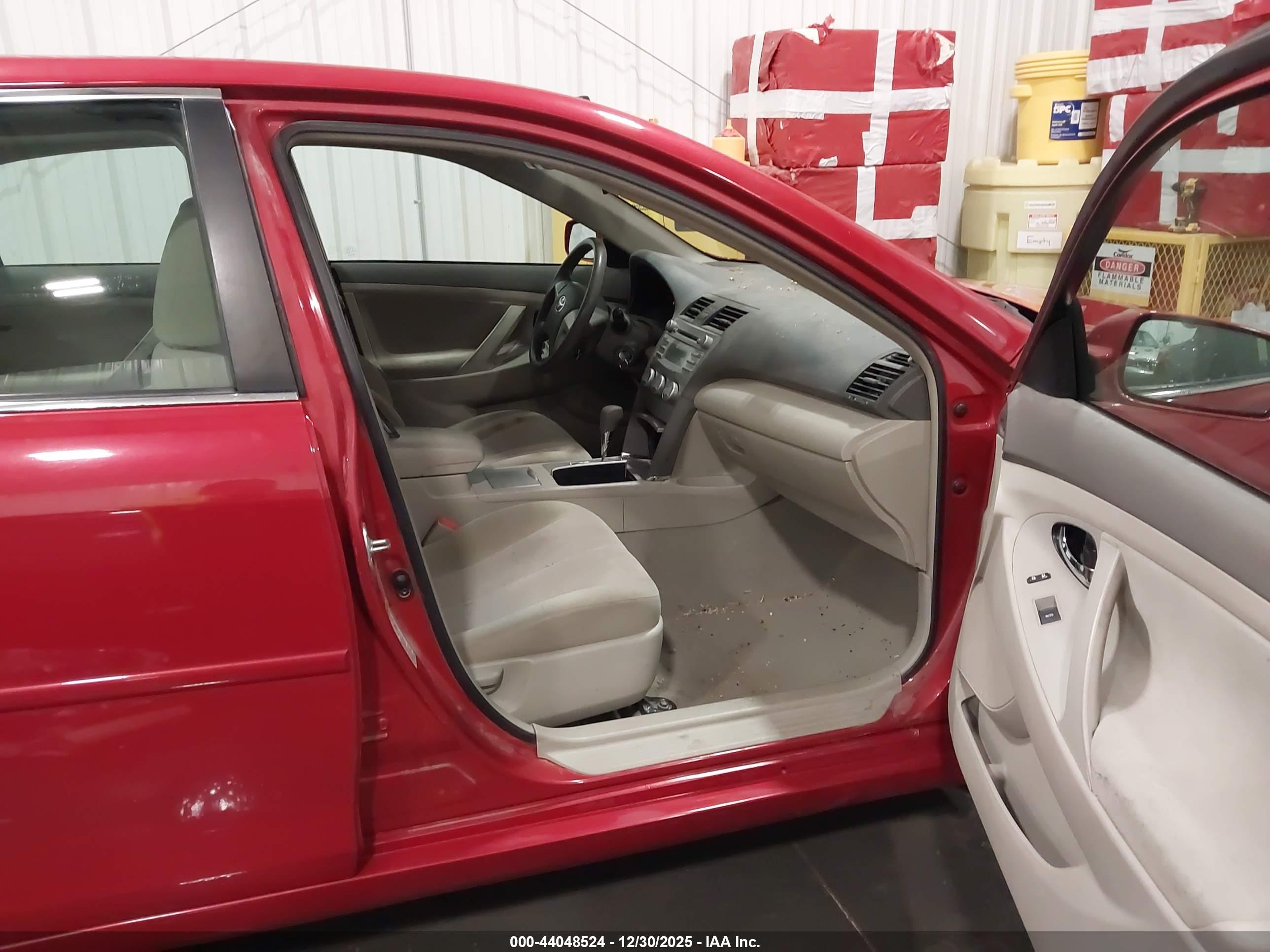 TOYOTA CAMRY image 5
