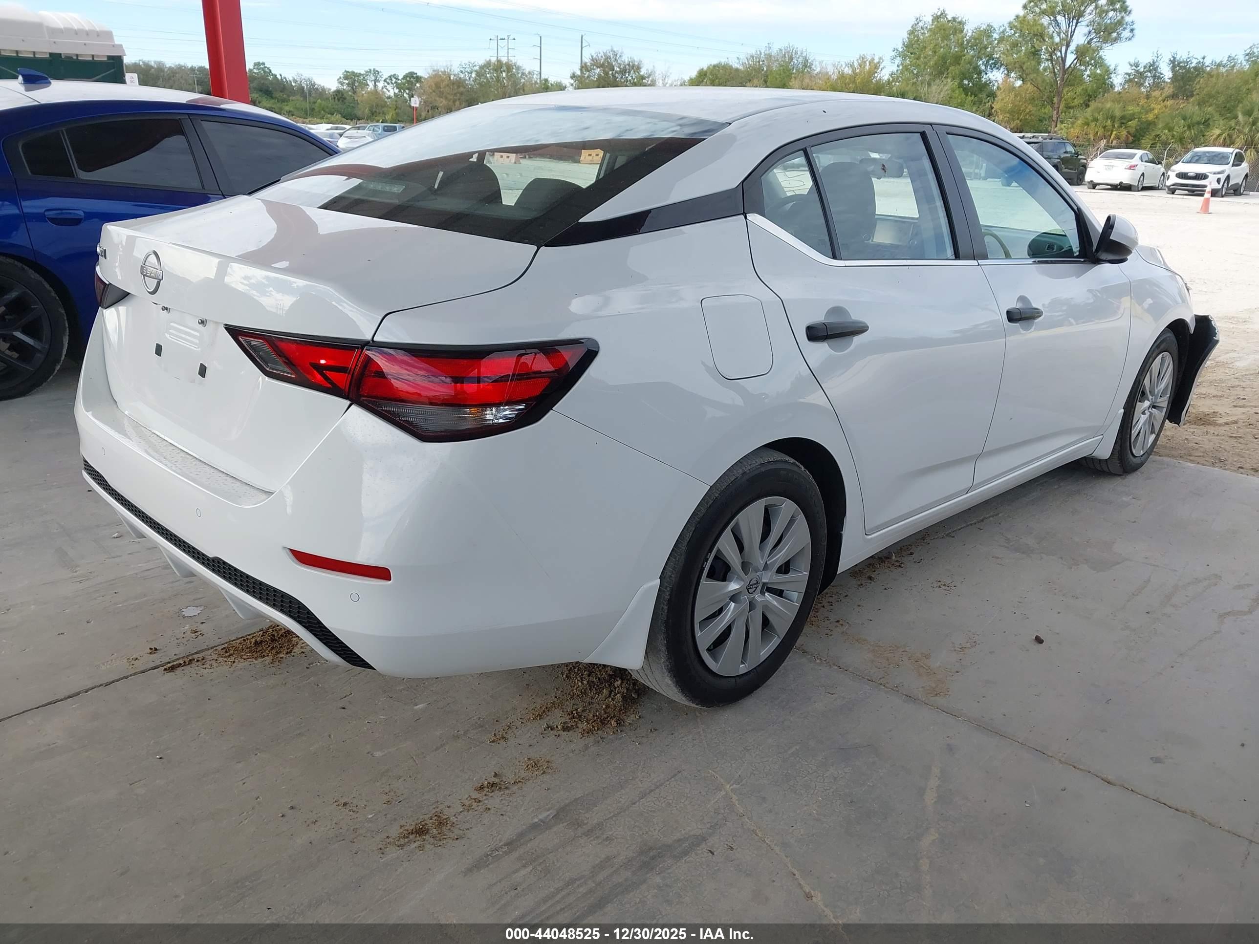 NISSAN SENTRA image 4