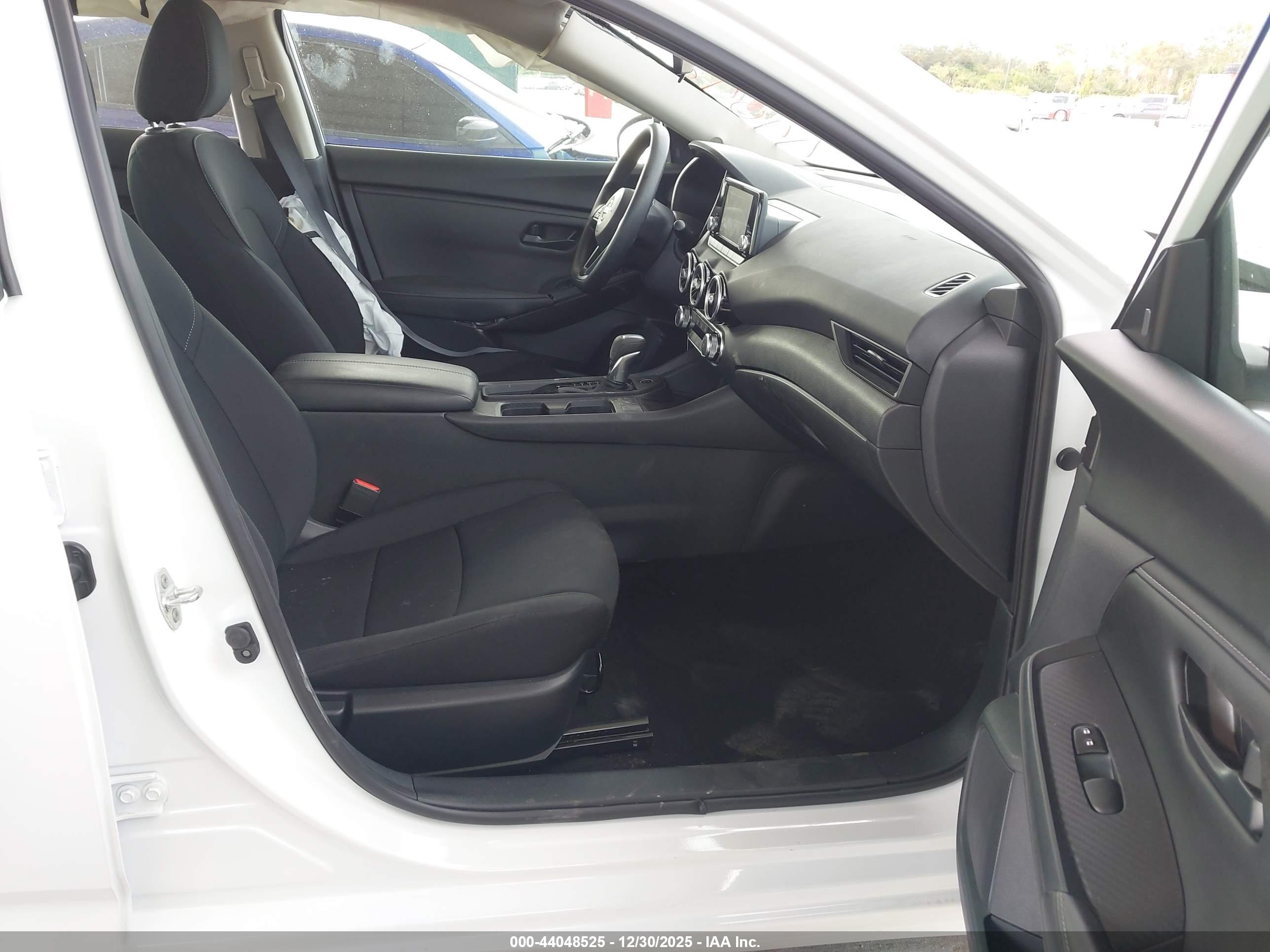 NISSAN SENTRA image 5