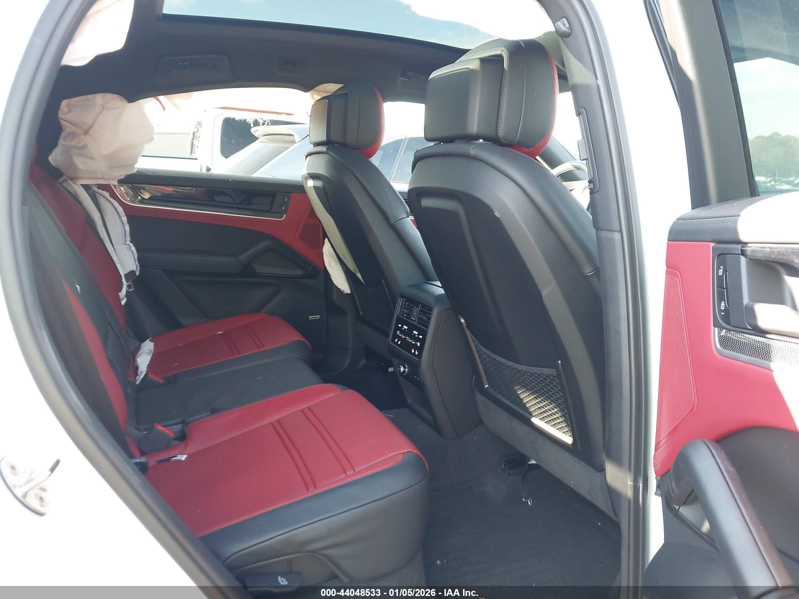 PORSCHE CAYENNE image 8