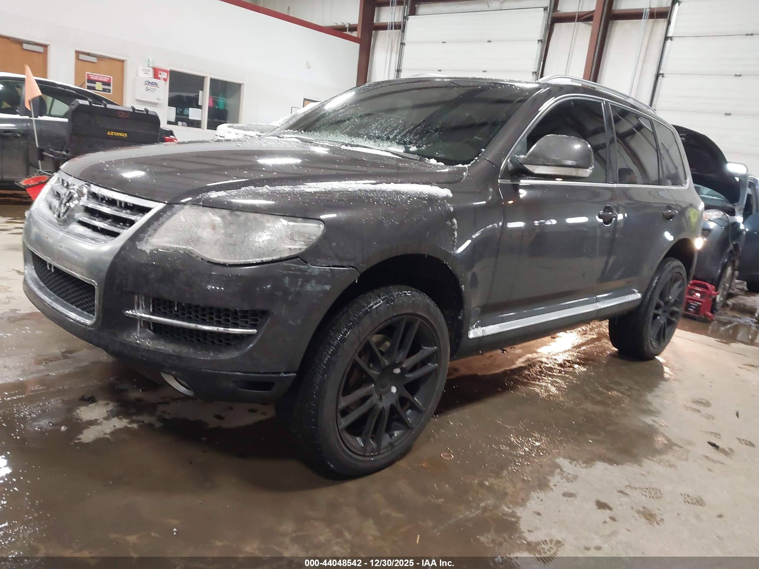 VOLKSWAGEN TOUAREG image 2