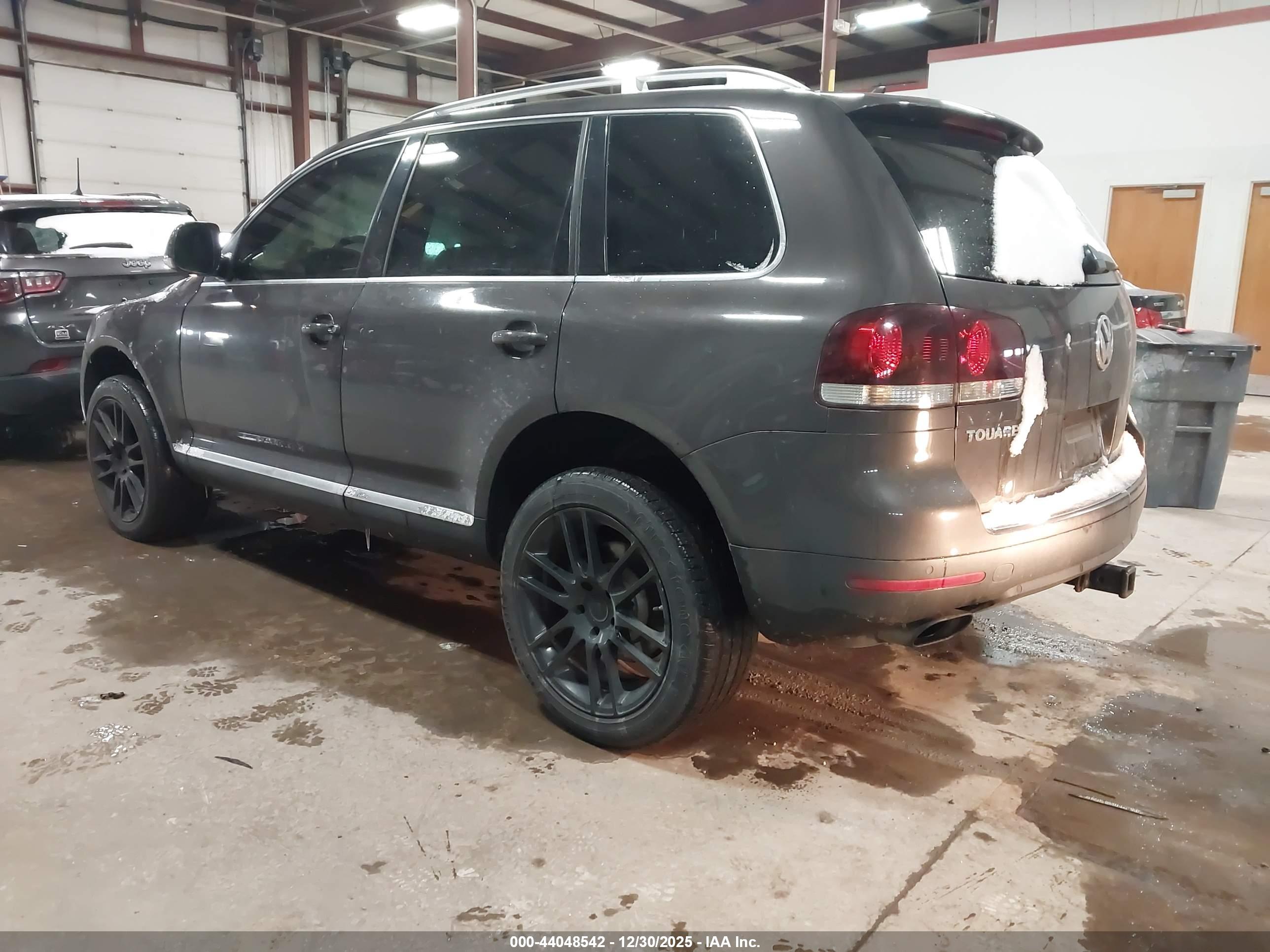 VOLKSWAGEN TOUAREG image 3