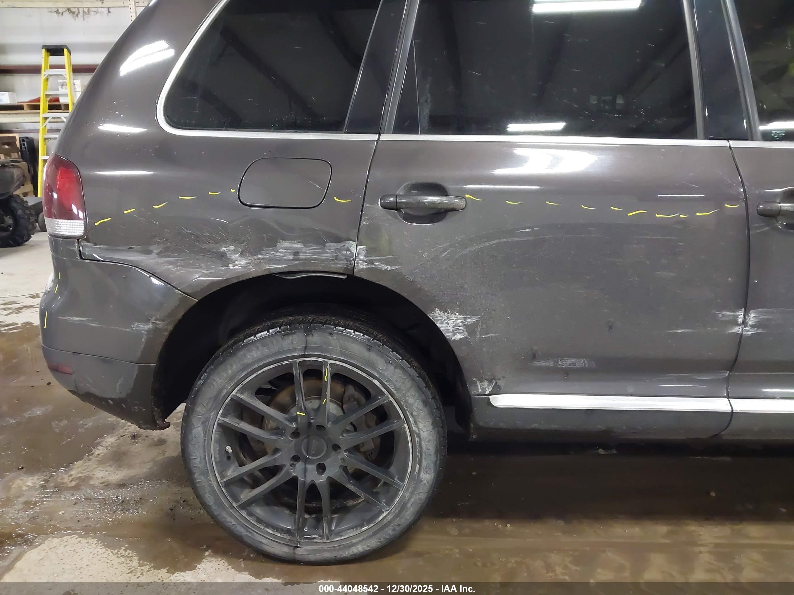 VOLKSWAGEN TOUAREG image 6