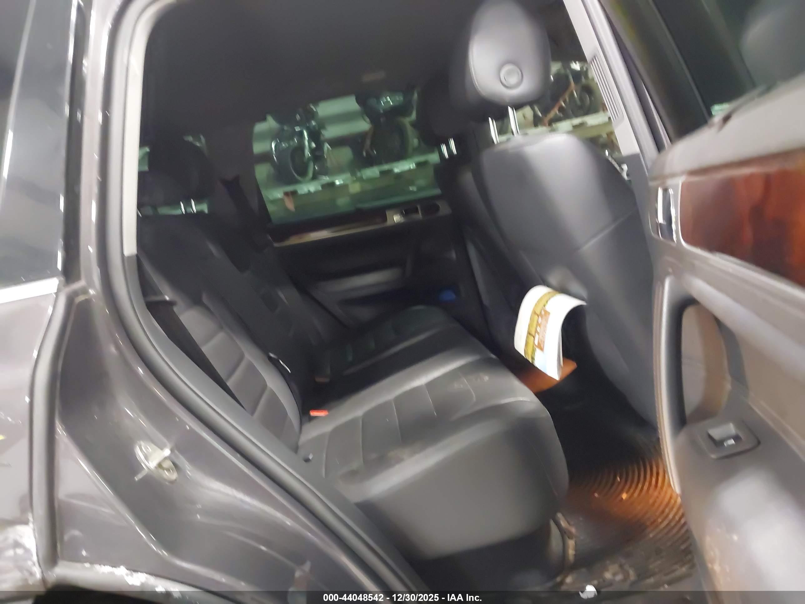 VOLKSWAGEN TOUAREG image 8