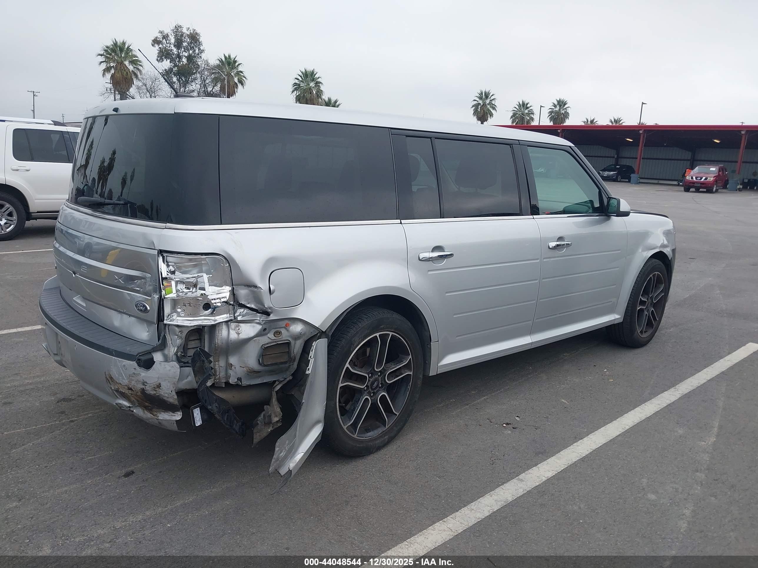 FORD FLEX image 4