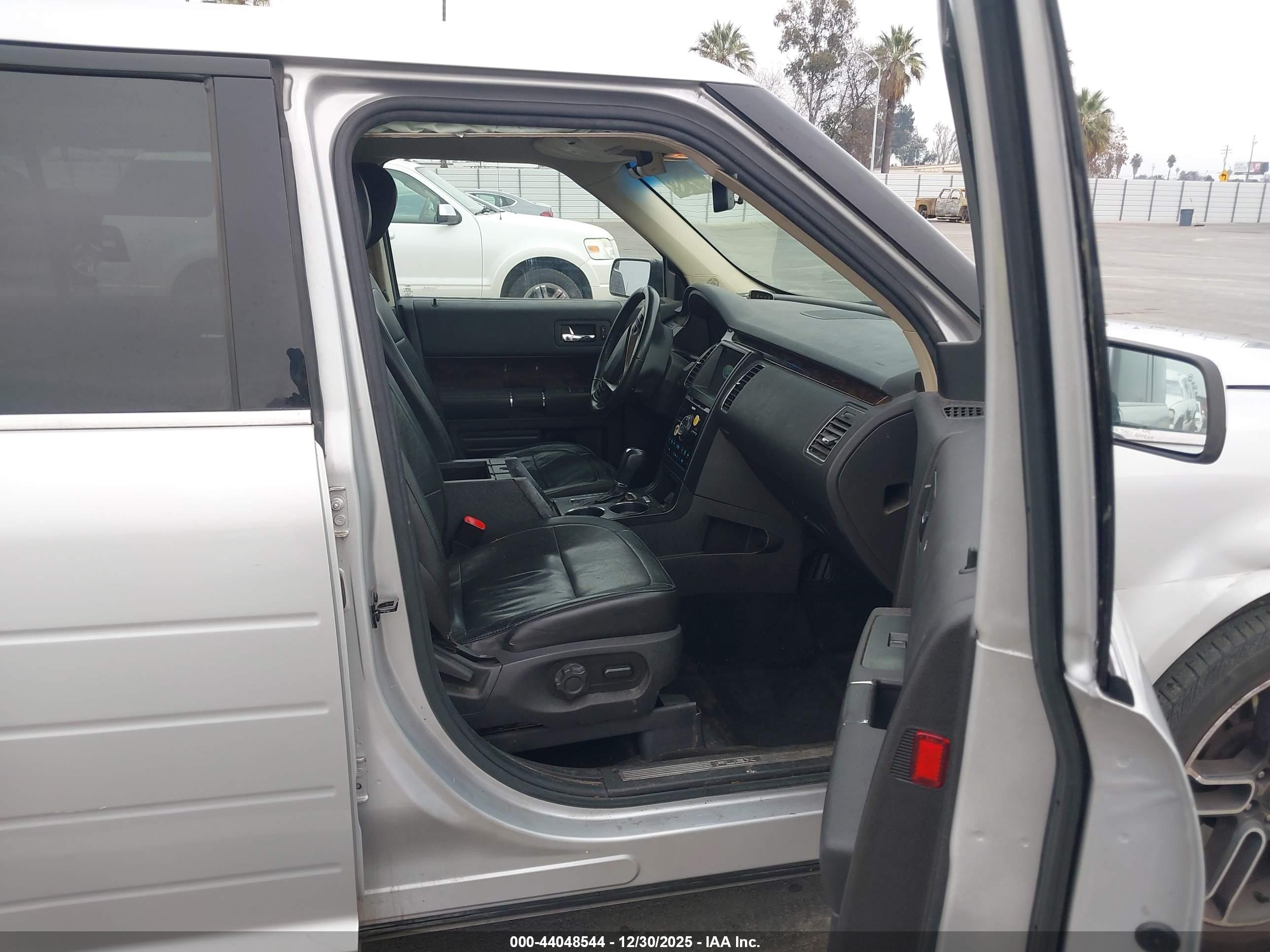 FORD FLEX image 5