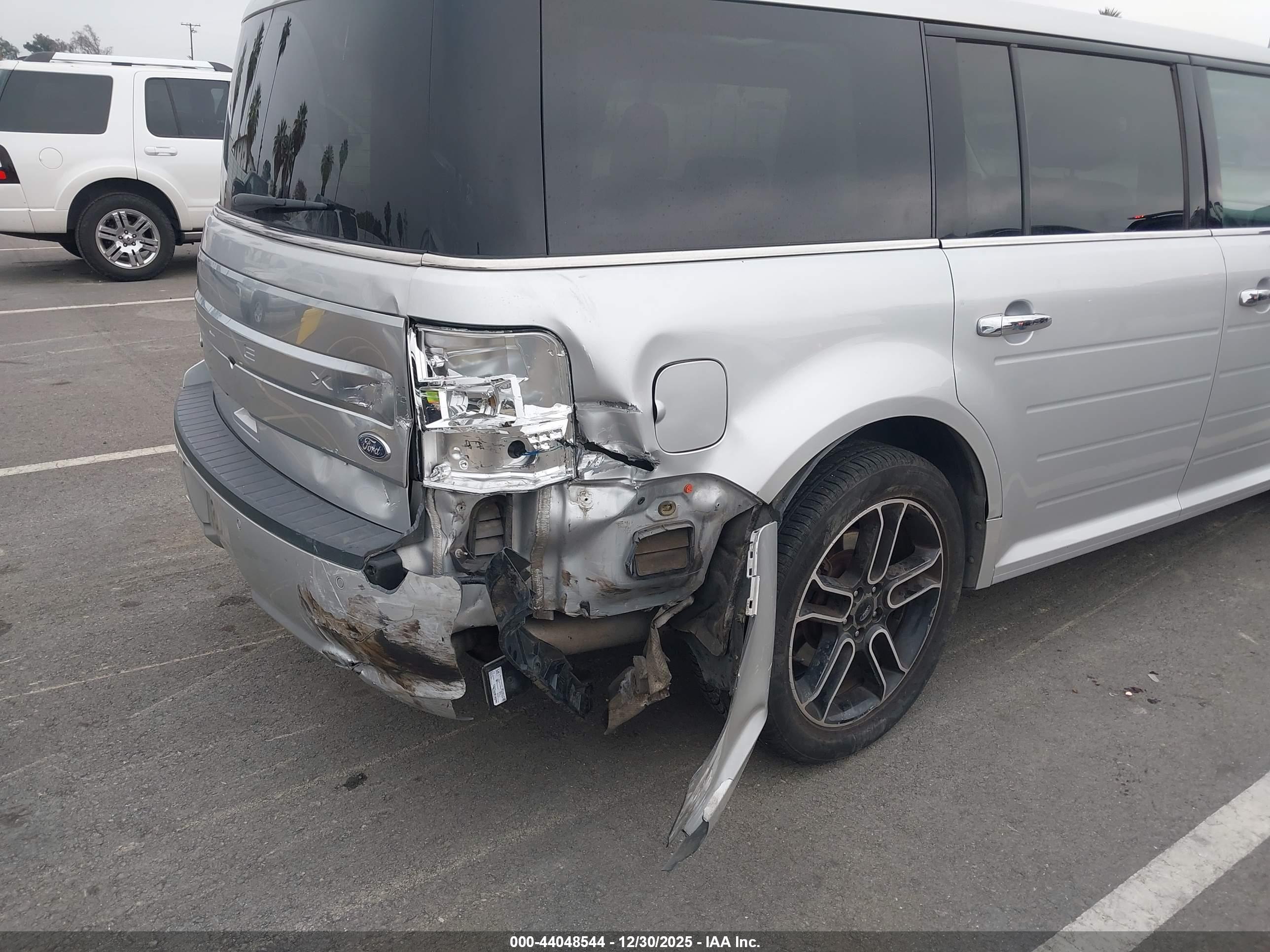 FORD FLEX image 6