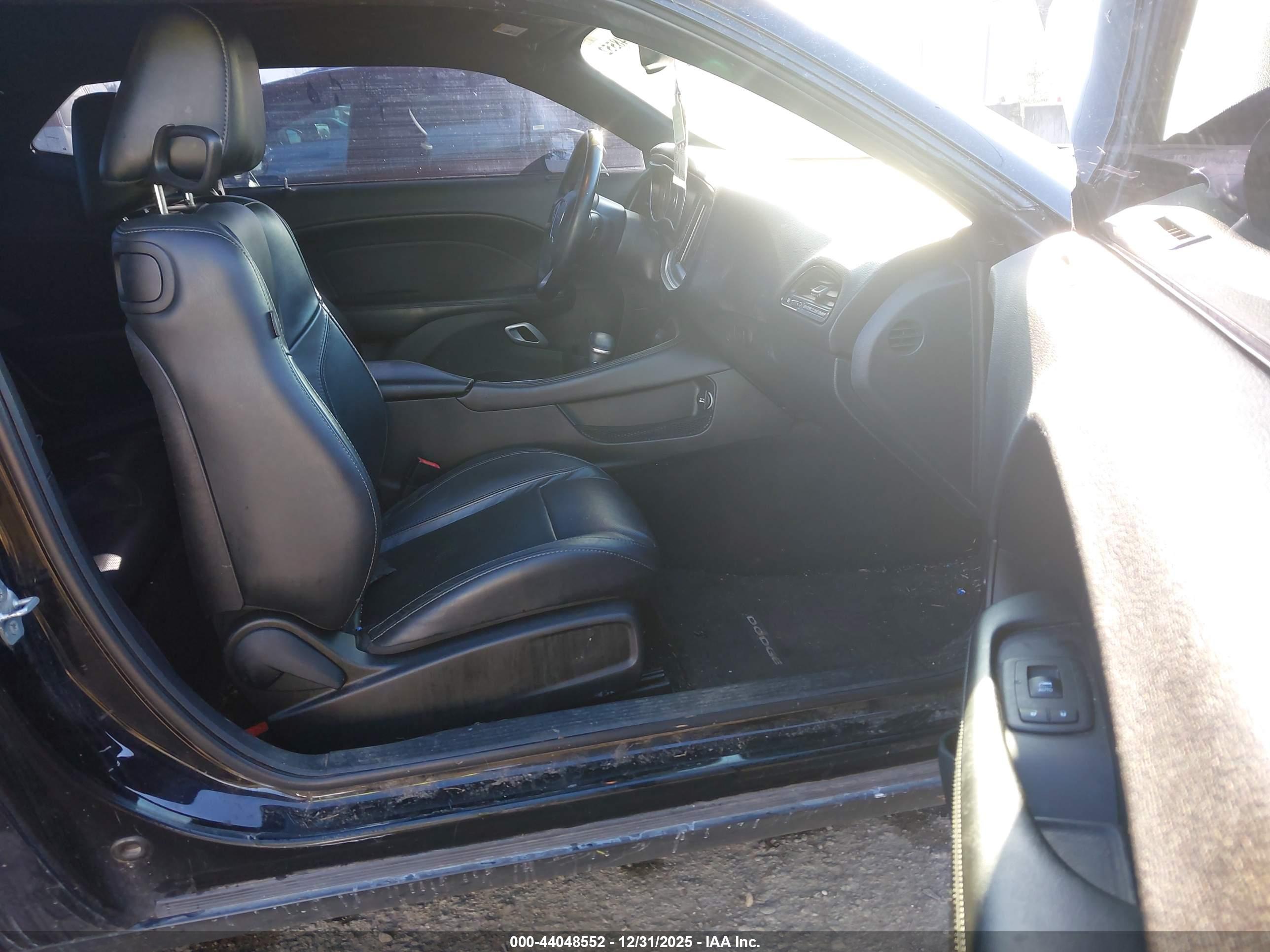 DODGE CHALLENGER image 5