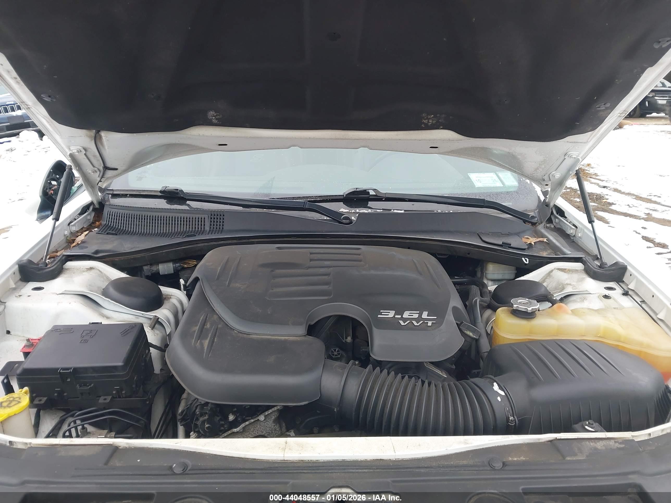 CHRYSLER 300 image 10