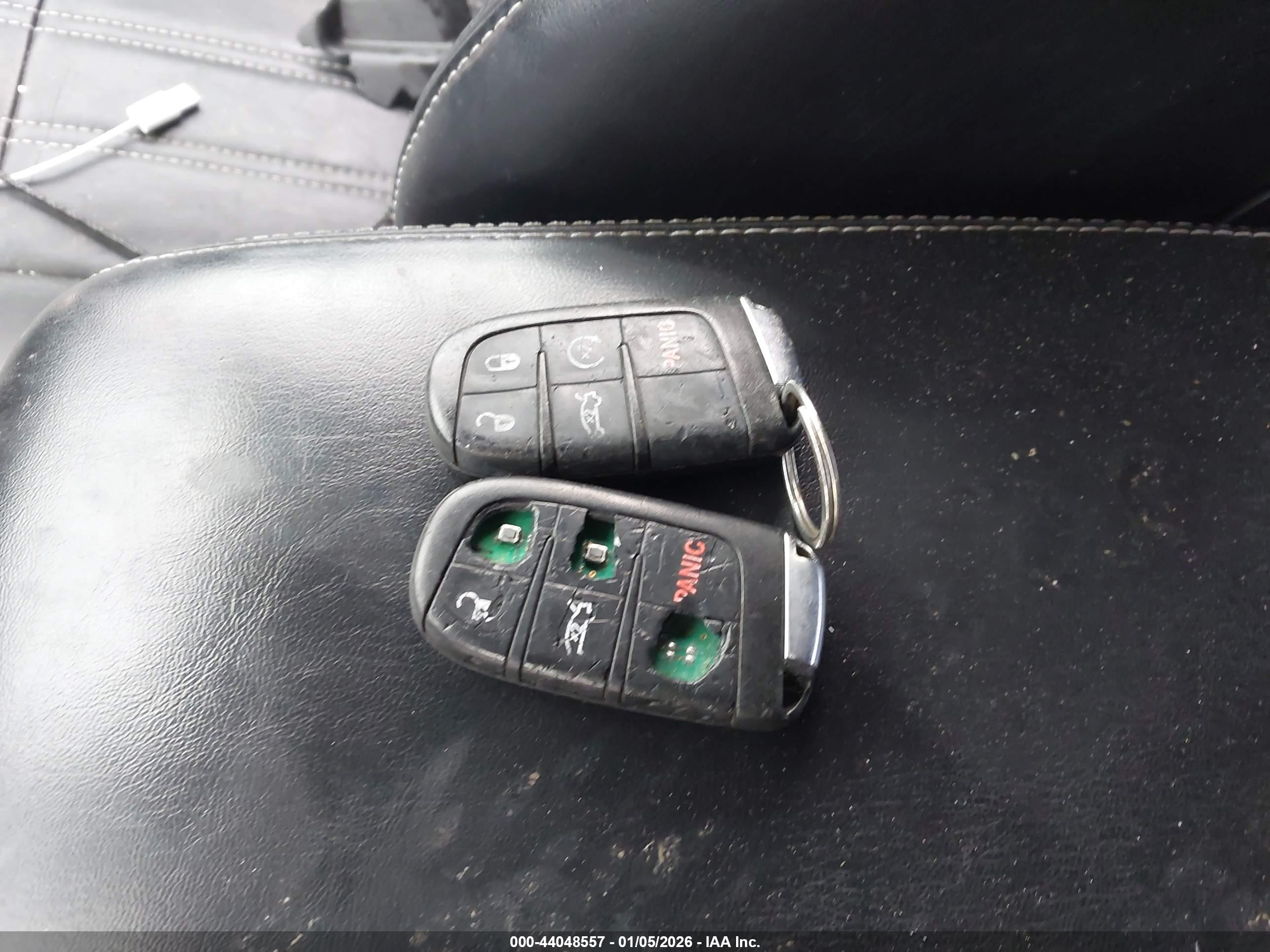 CHRYSLER 300 image 11