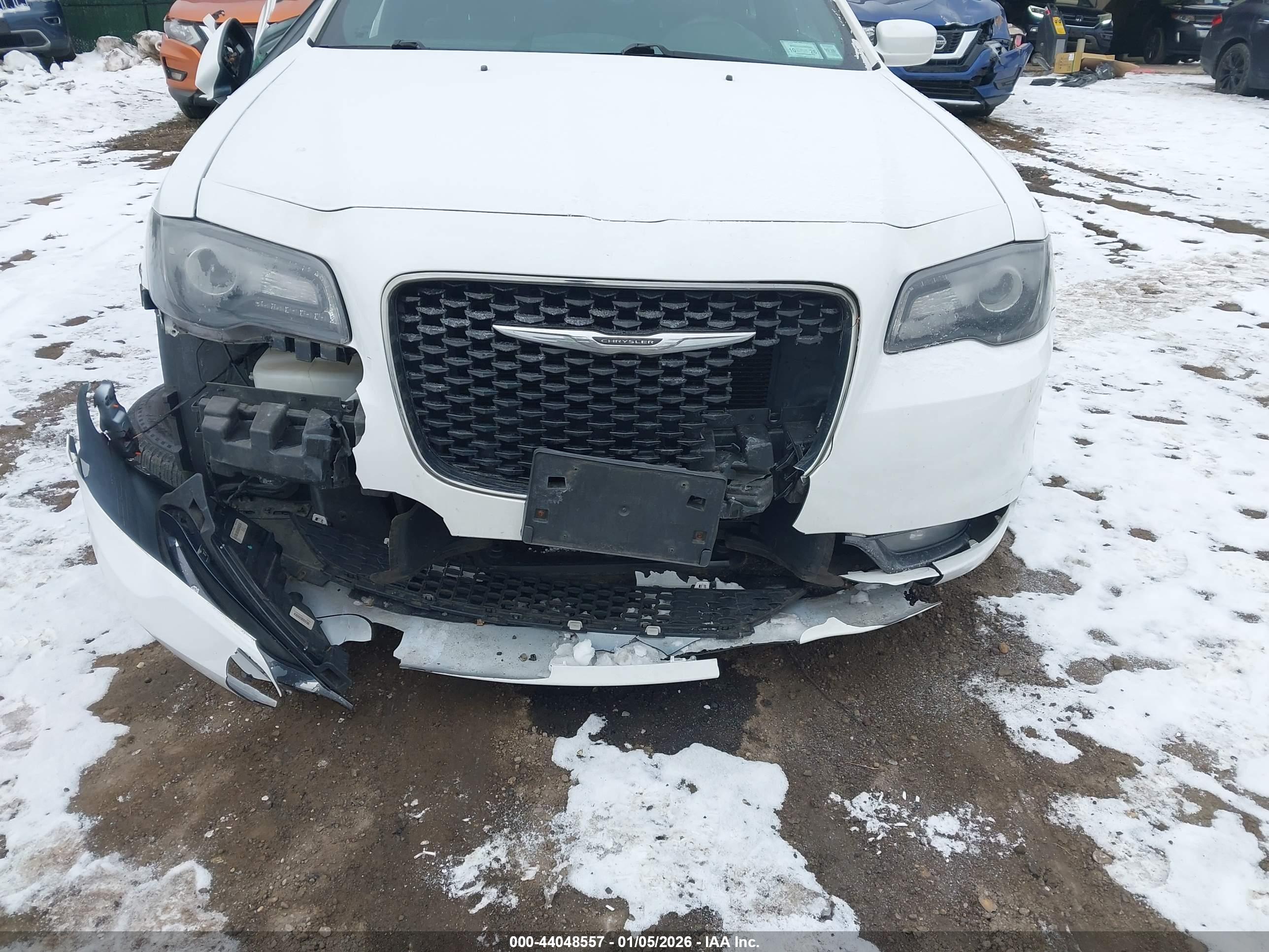 CHRYSLER 300 image 6