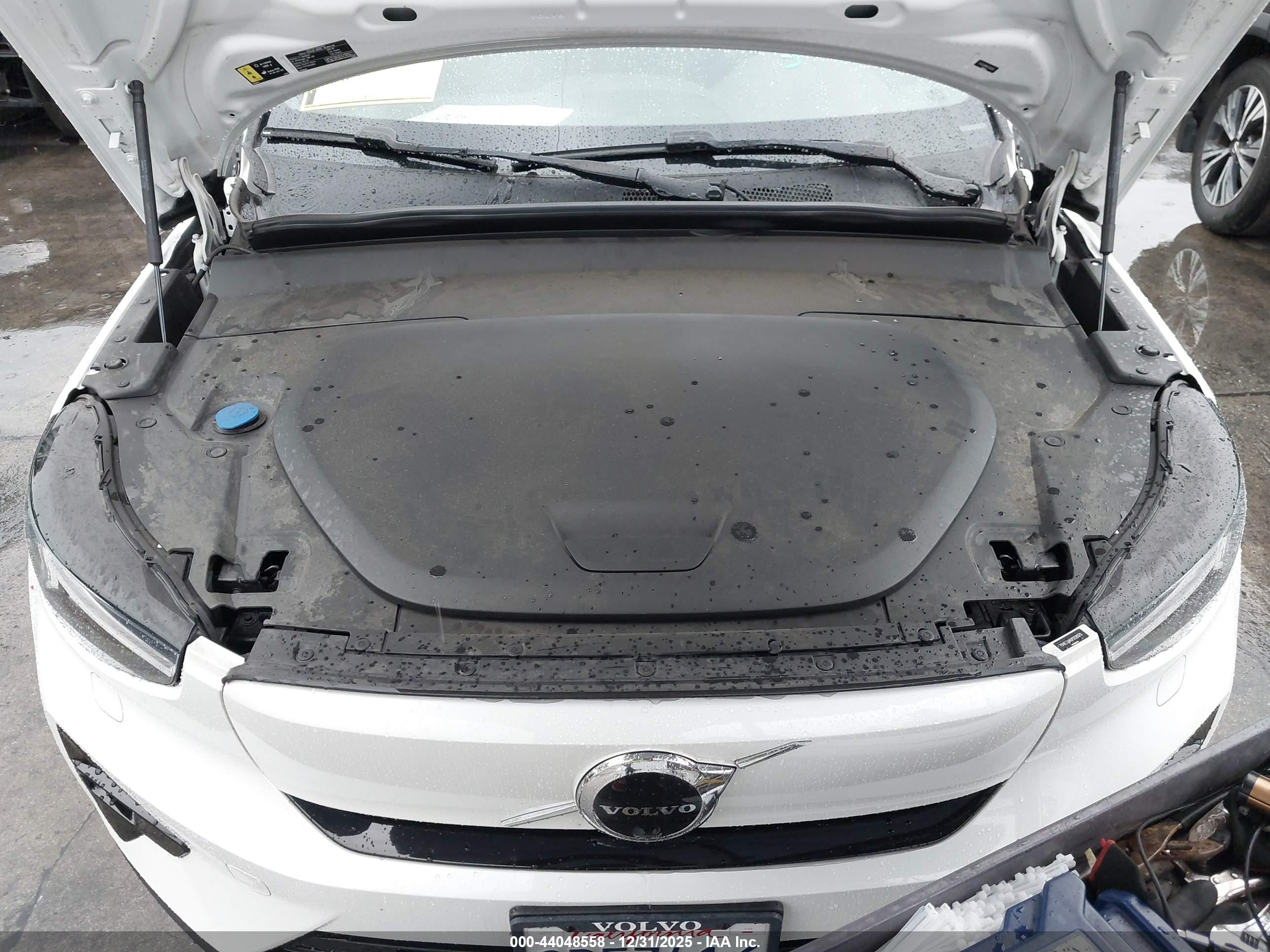 VOLVO C40 image 10