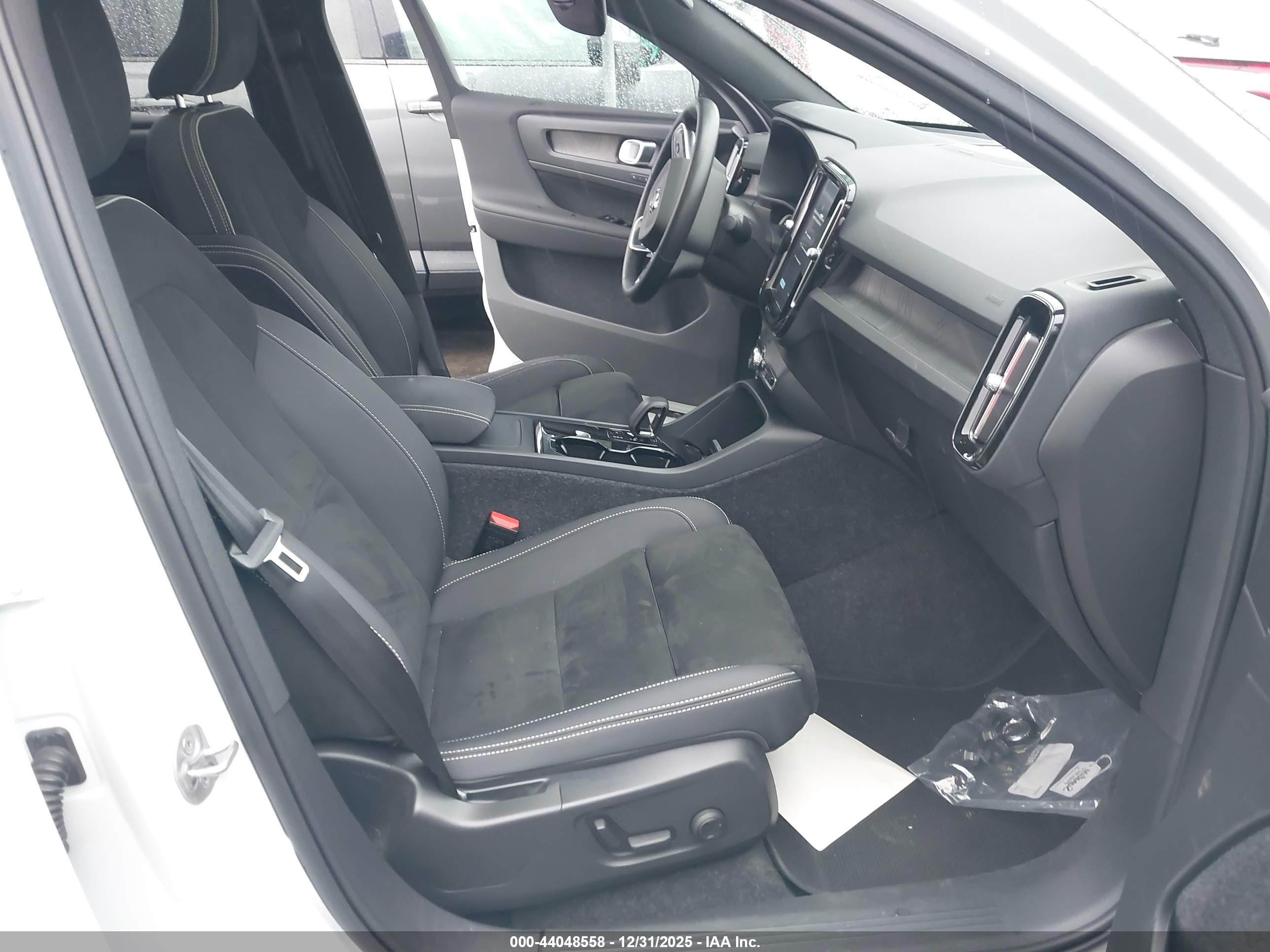 VOLVO C40 image 5