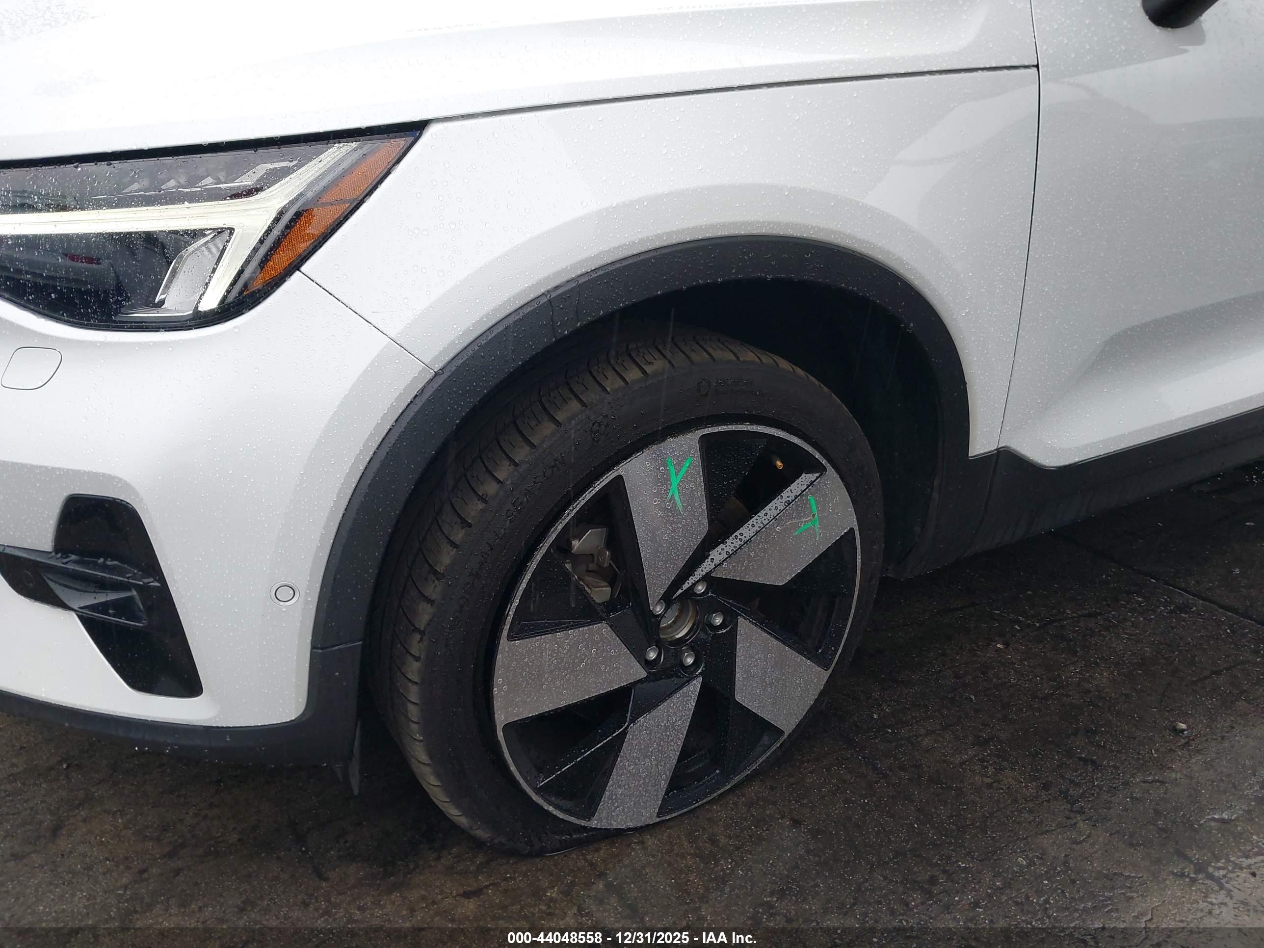 VOLVO C40 image 6