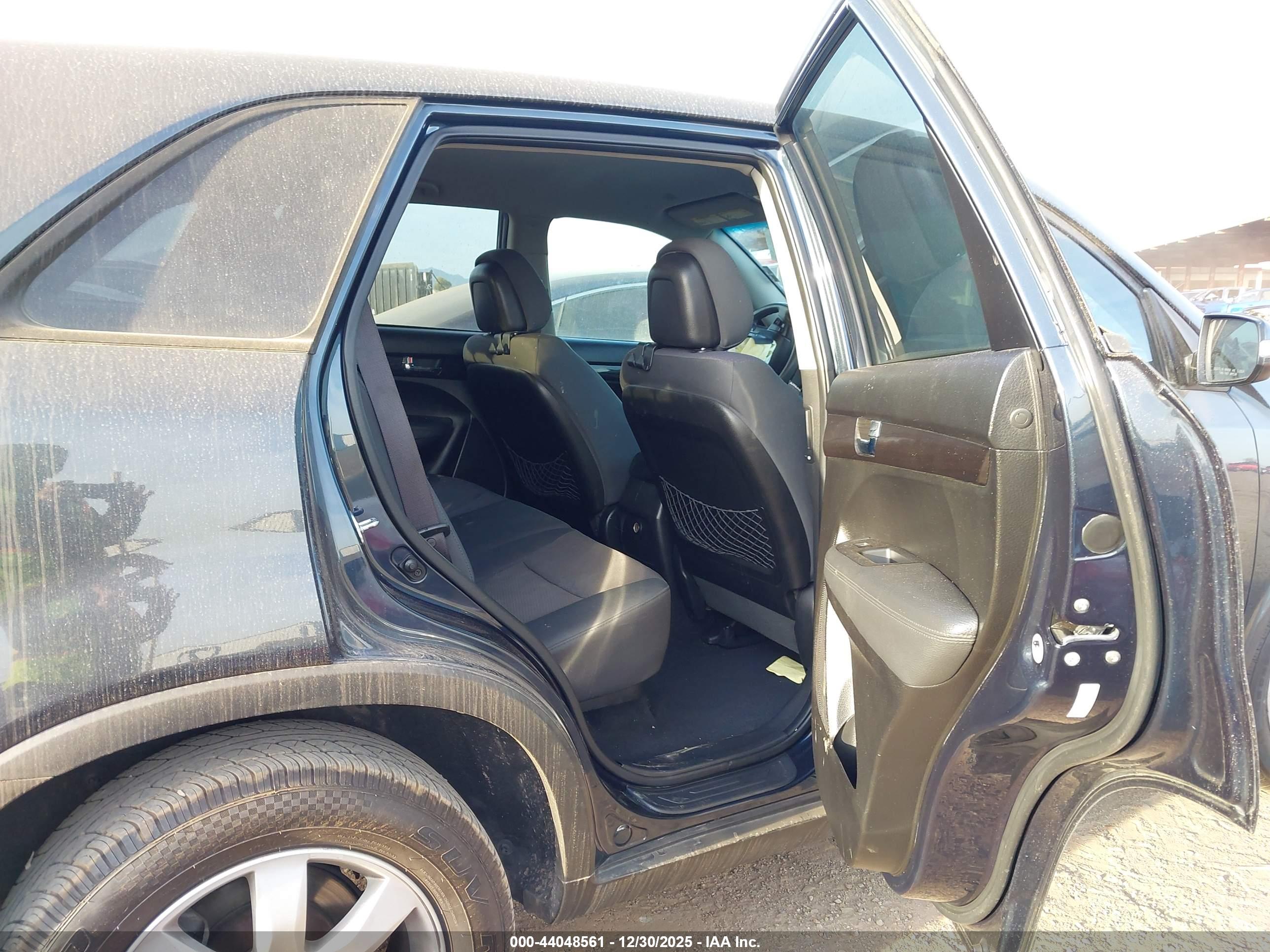 KIA SORENTO image 8
