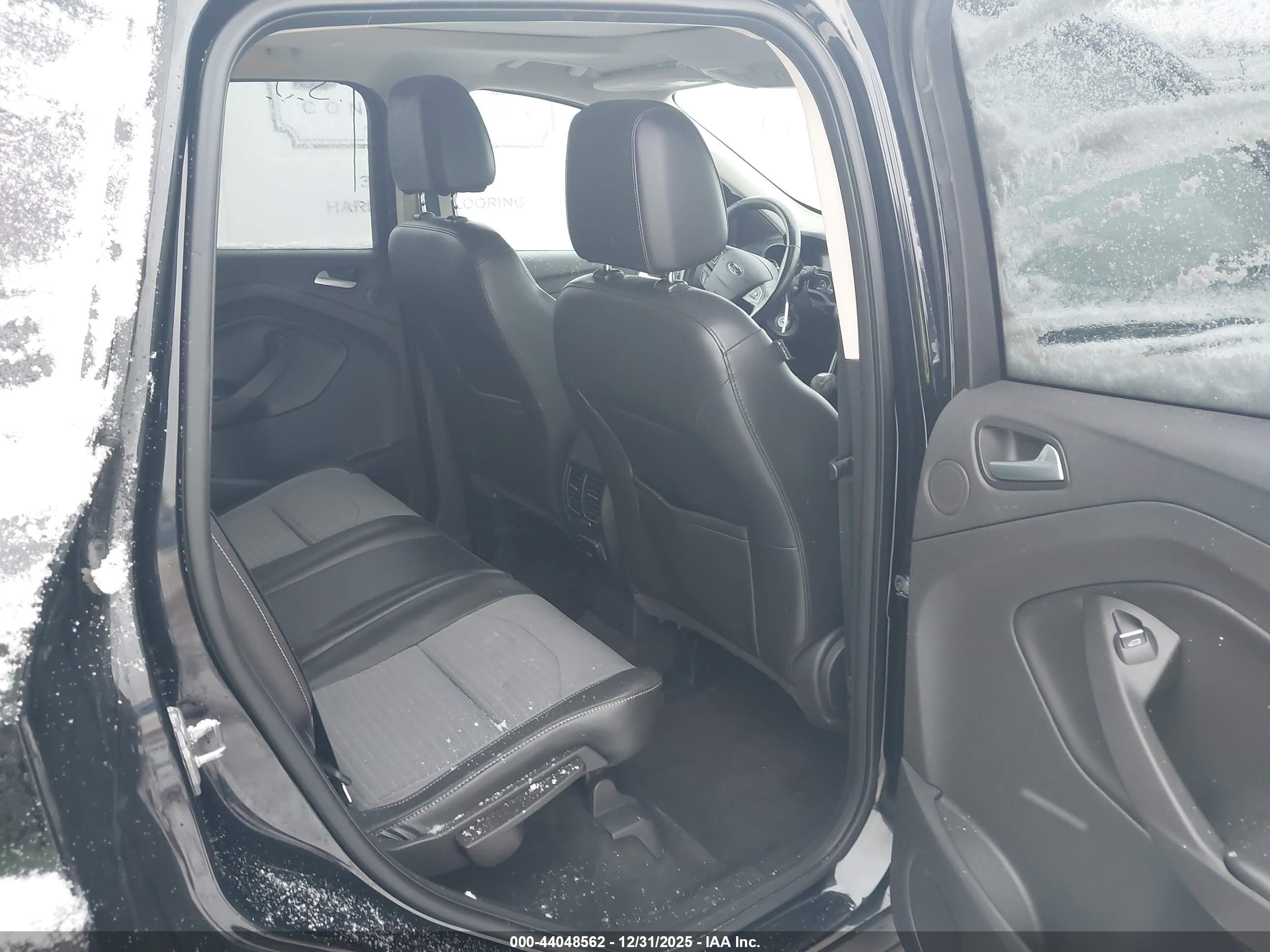 FORD ESCAPE image 8