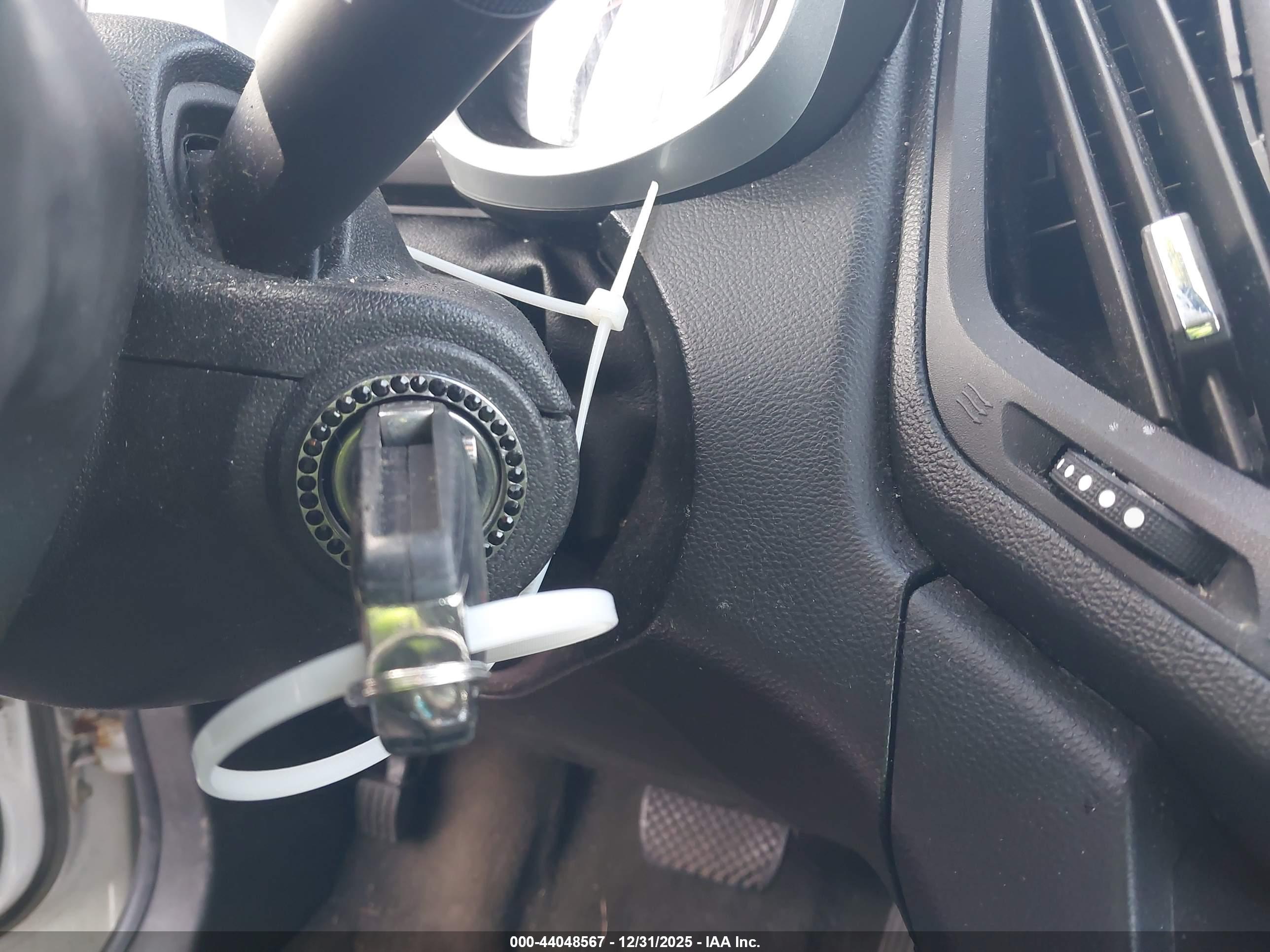 CHEVROLET EQUINOX image 11