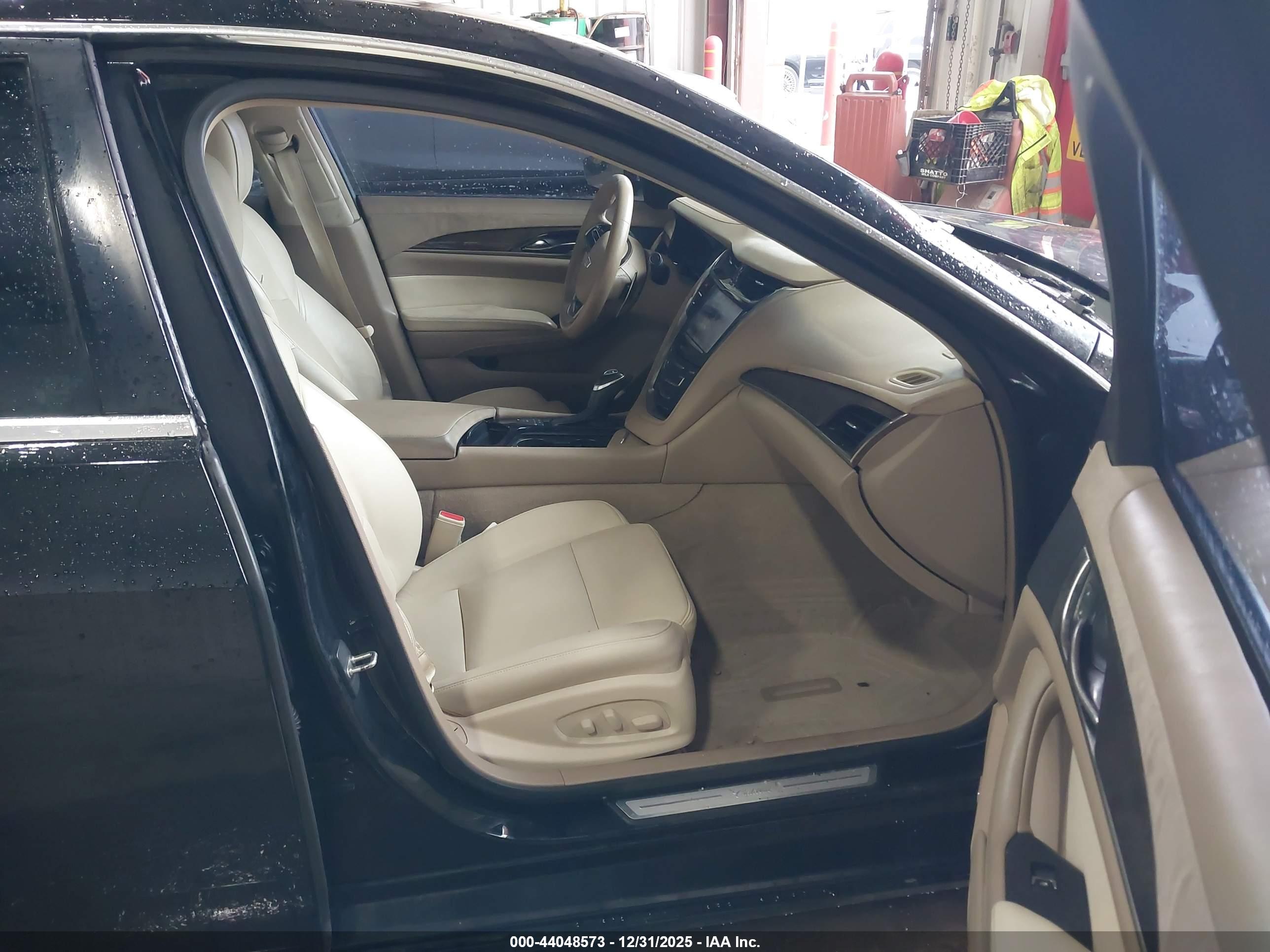 CADILLAC CTS image 5