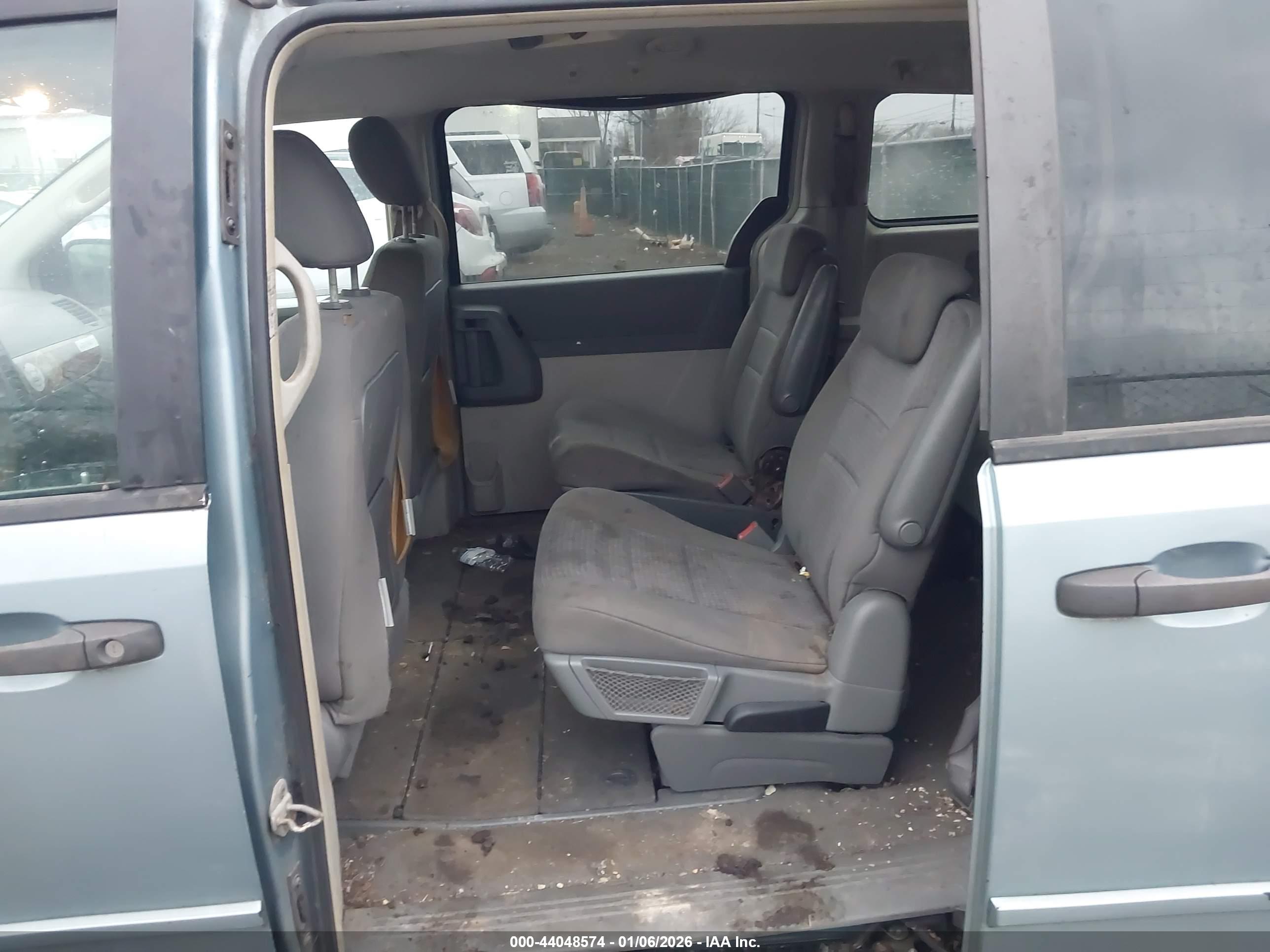 CHRYSLER TOWN image 8