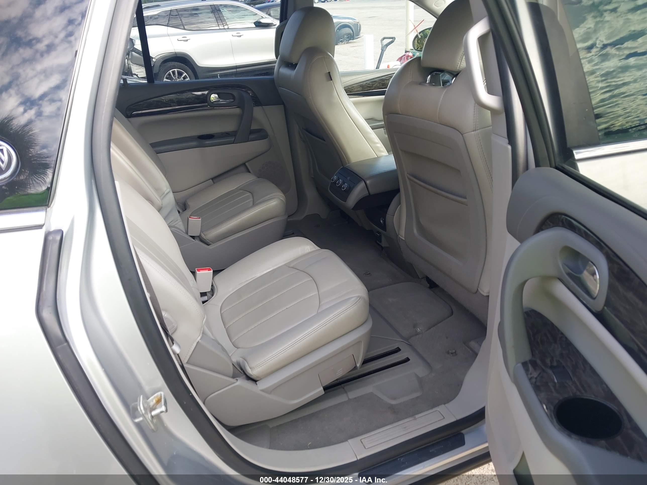 BUICK ENCLAVE image 8