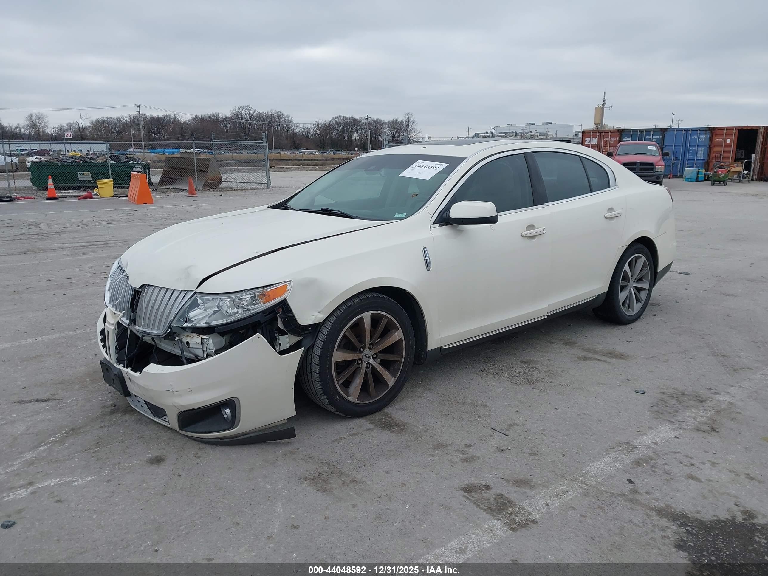 LINCOLN MKS image 2
