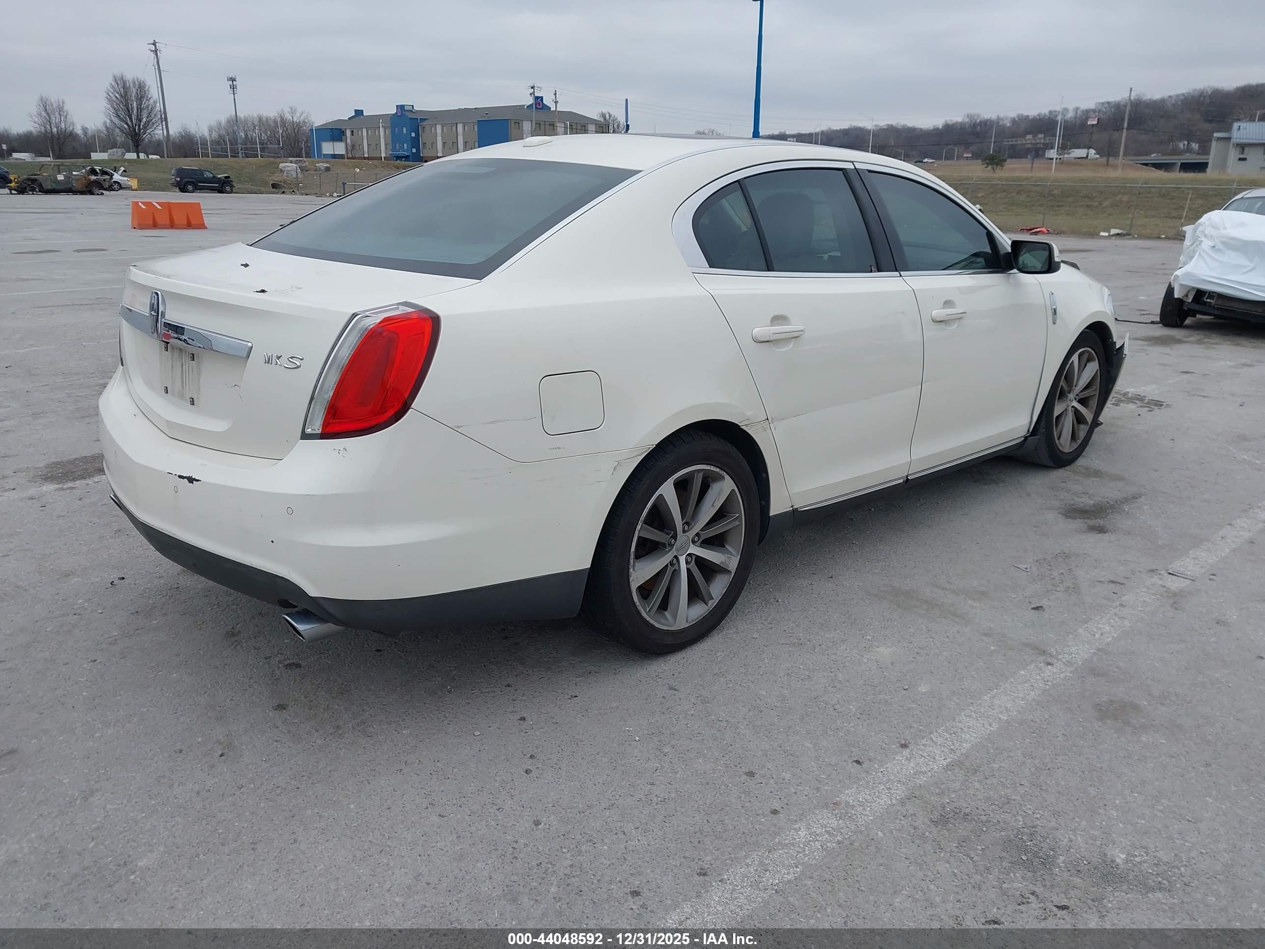 LINCOLN MKS image 4
