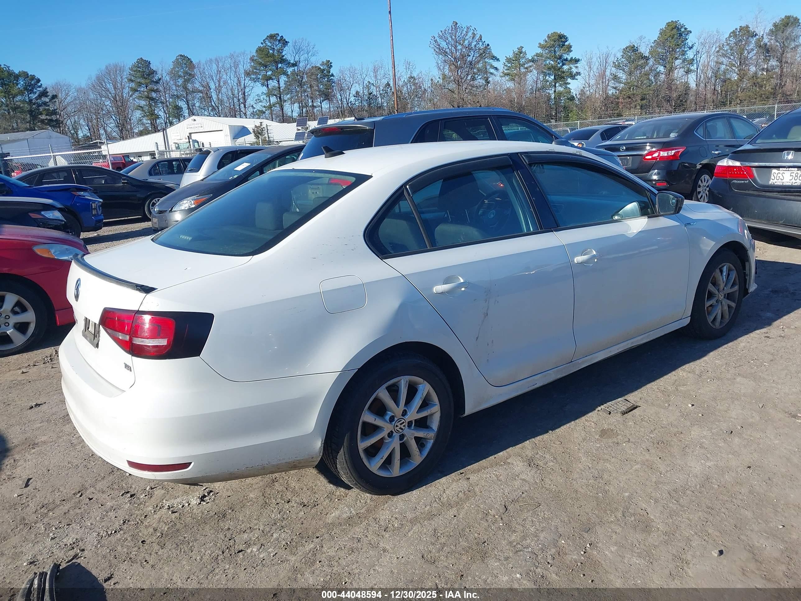 VOLKSWAGEN JETTA image 4