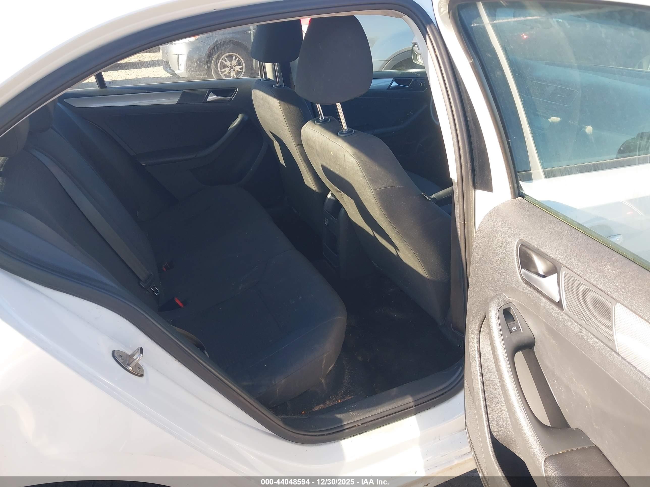 VOLKSWAGEN JETTA image 8