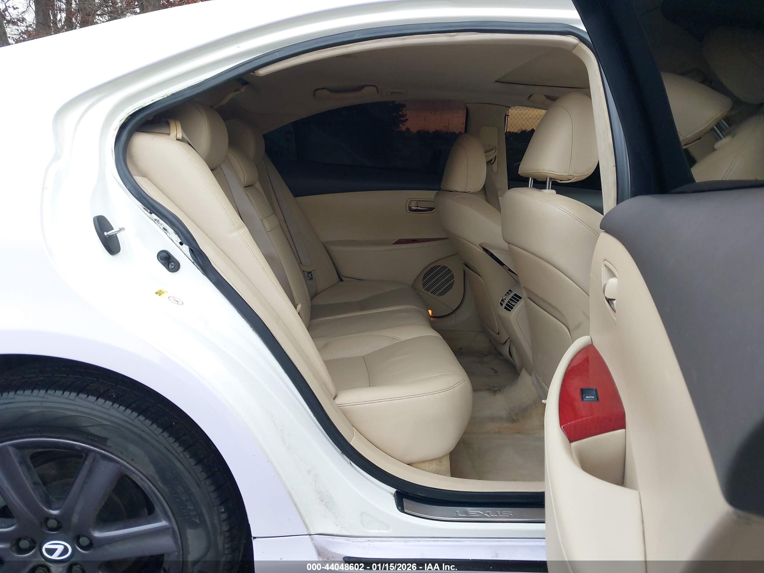 LEXUS ES image 8