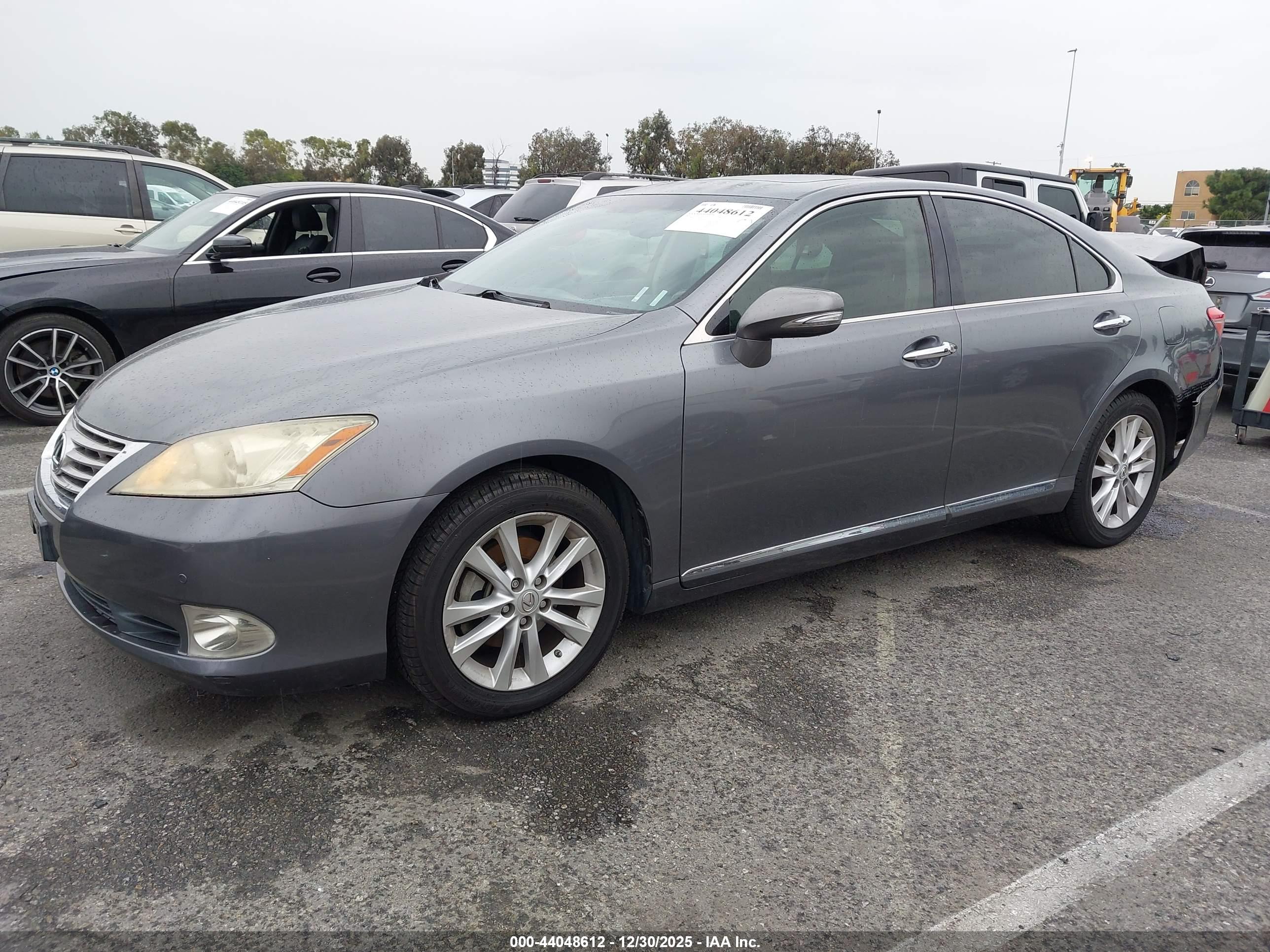 LEXUS ES image 2