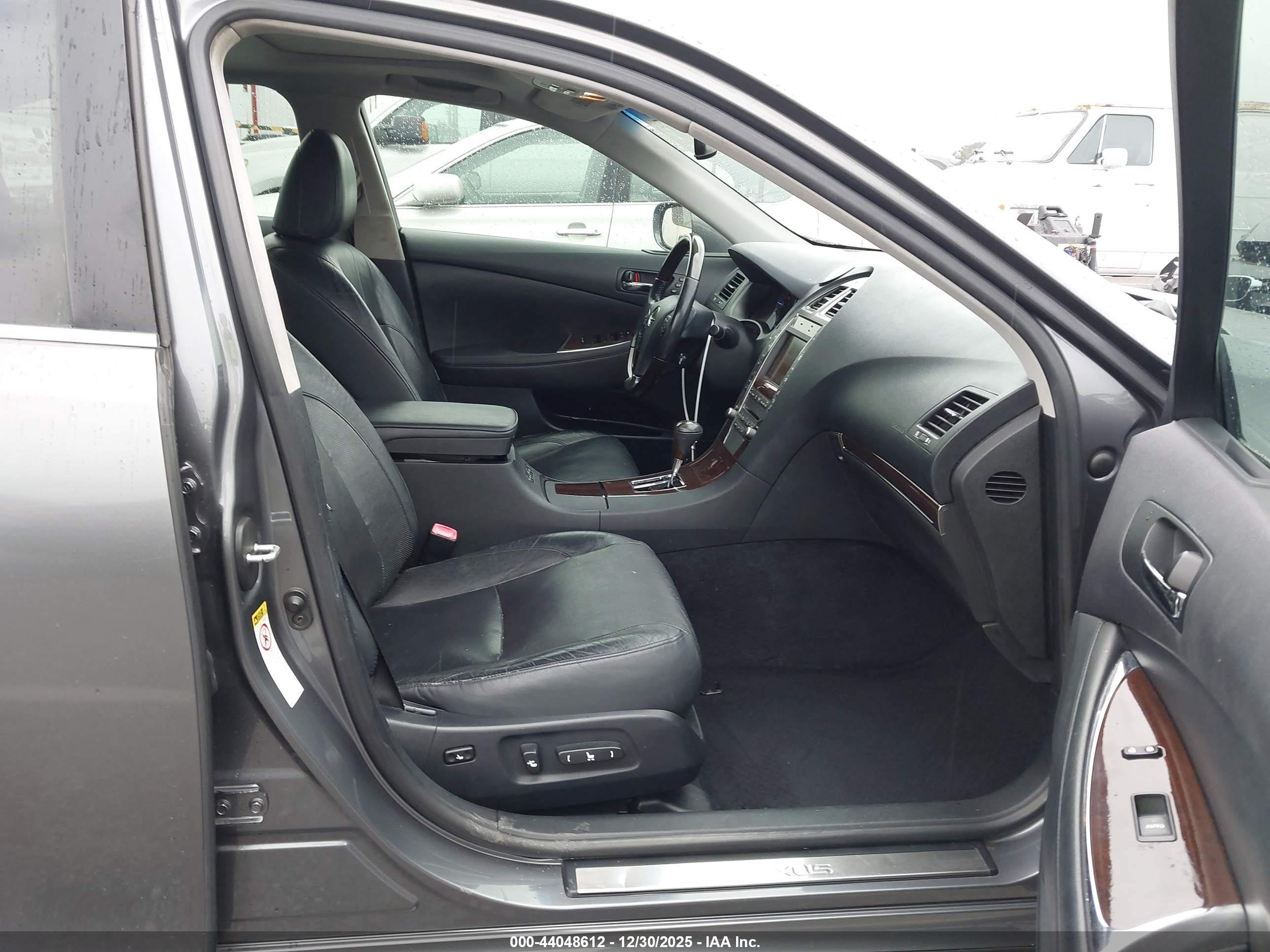 LEXUS ES image 5