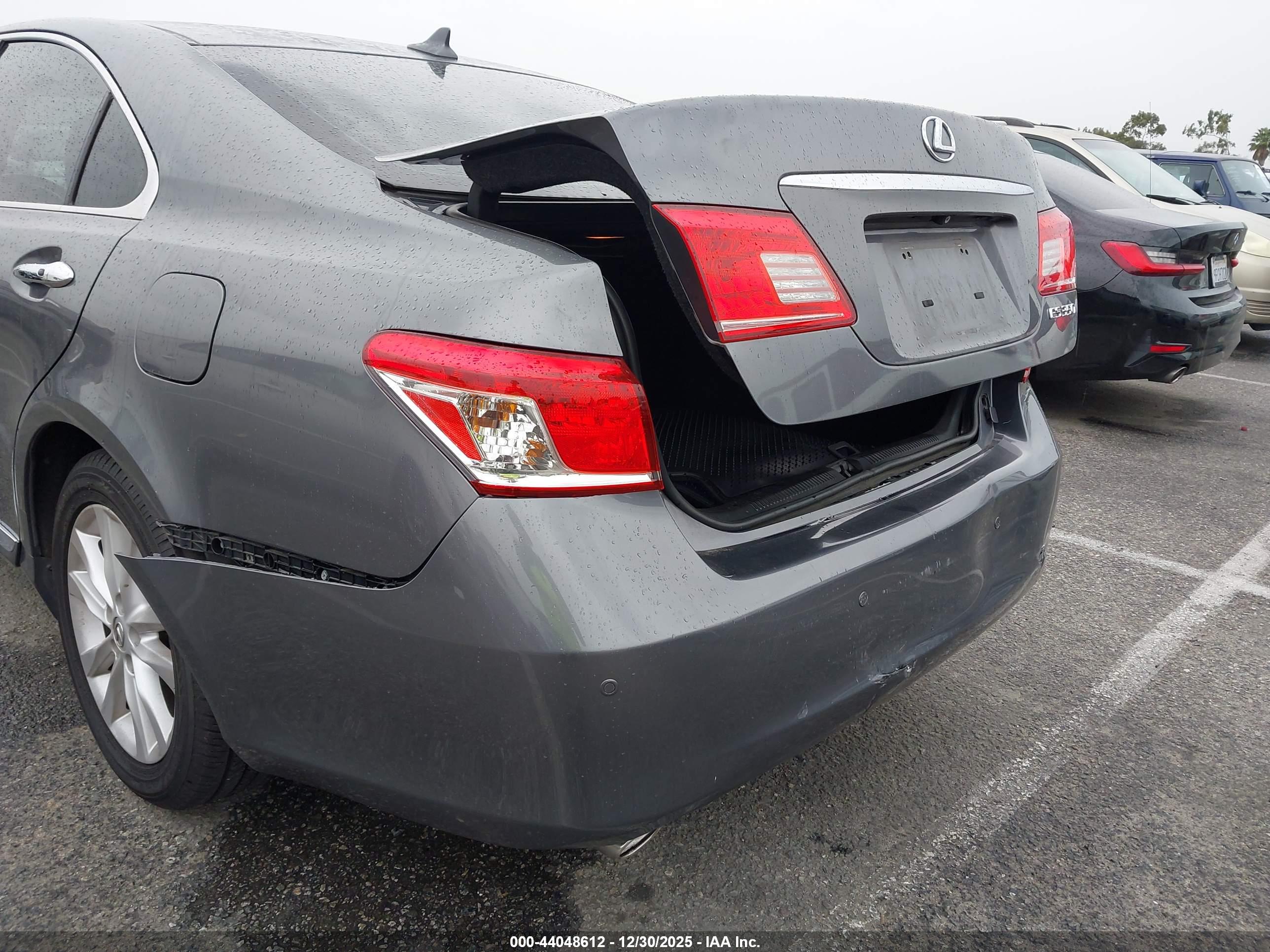 LEXUS ES image 6