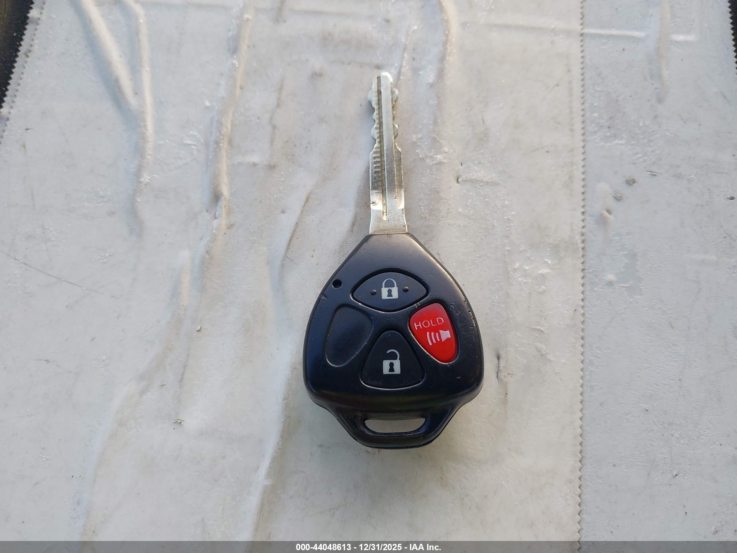 TOYOTA RAV4 image 11