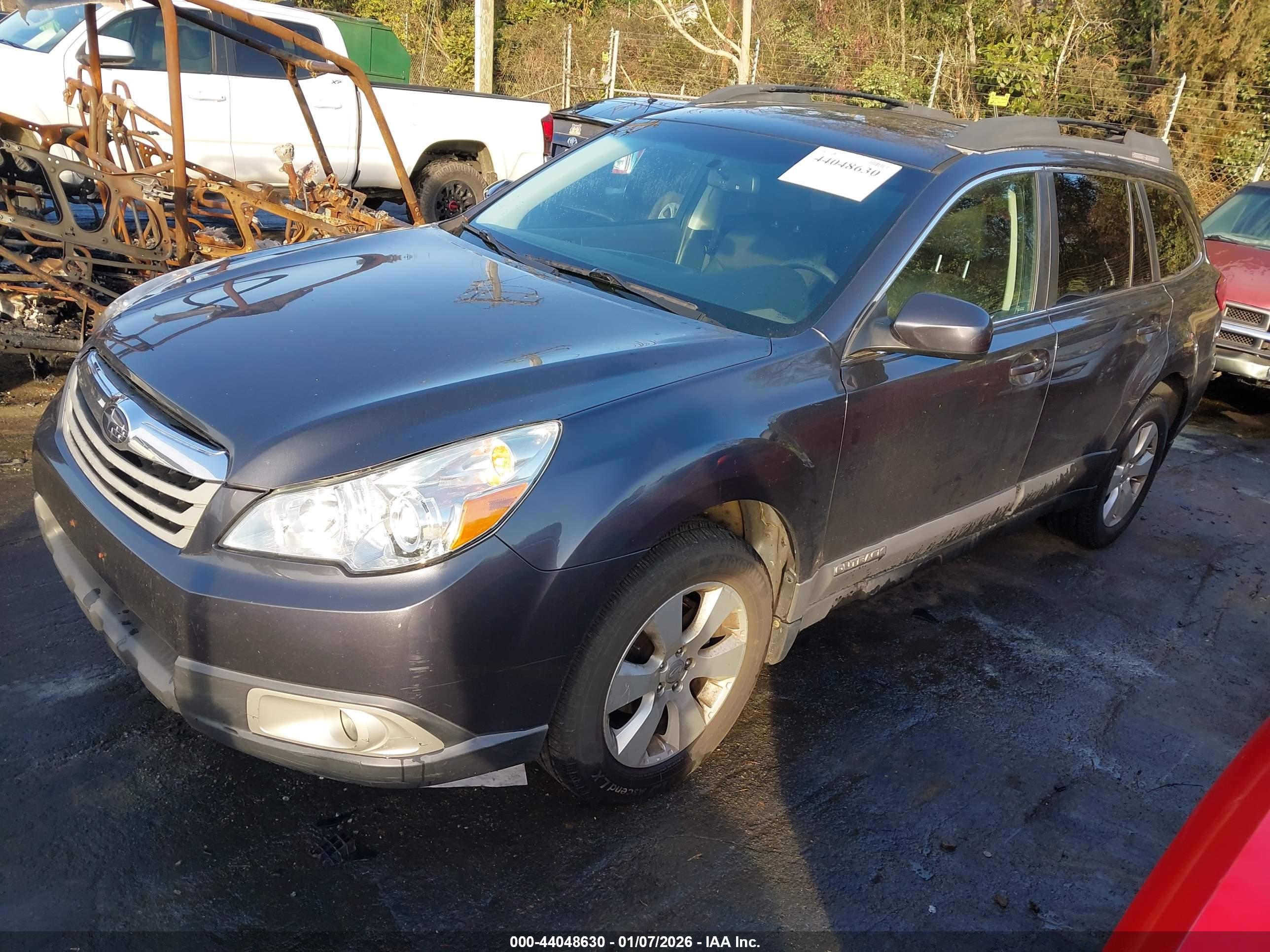 SUBARU OUTBACK image 2