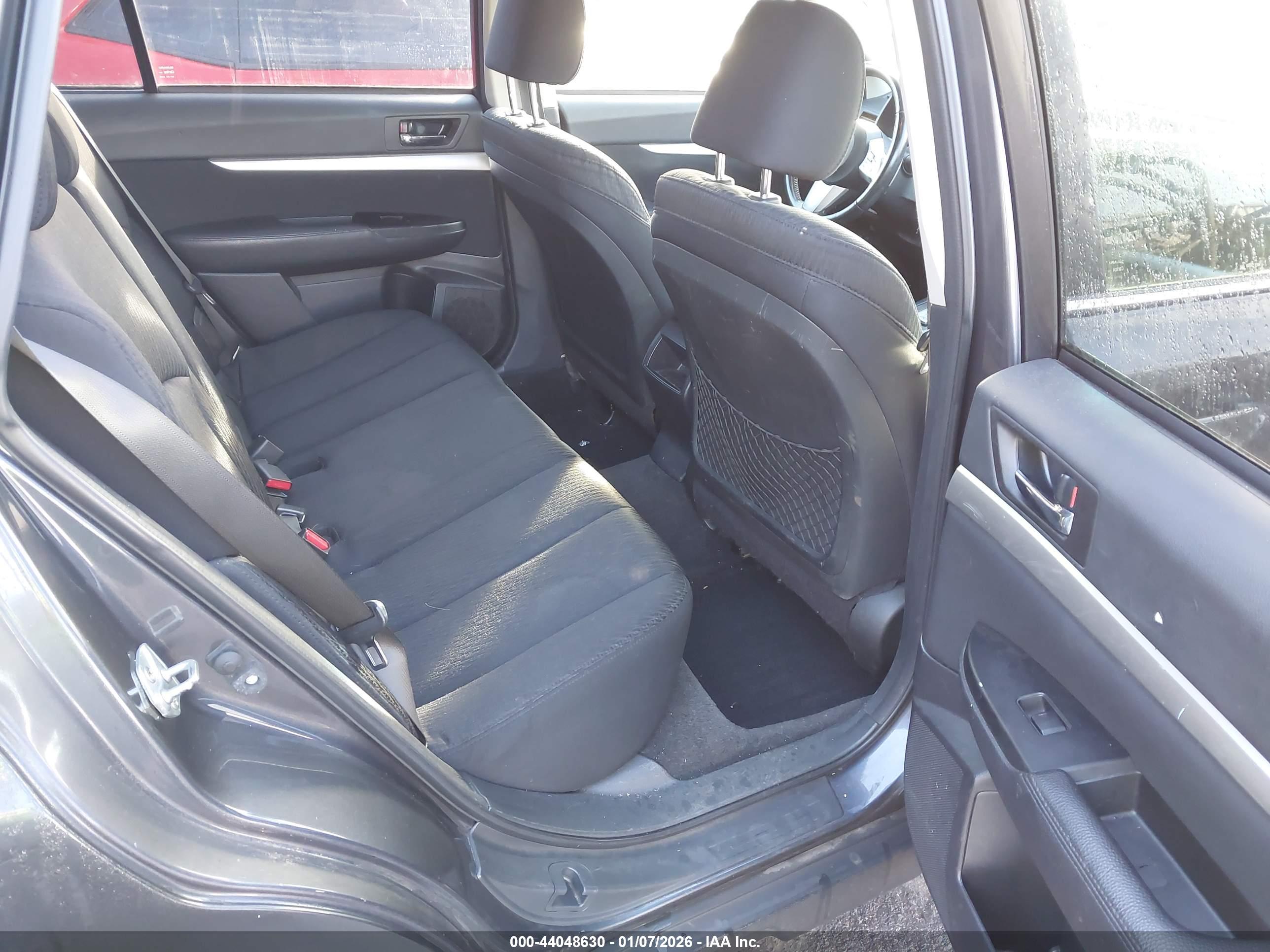 SUBARU OUTBACK image 8