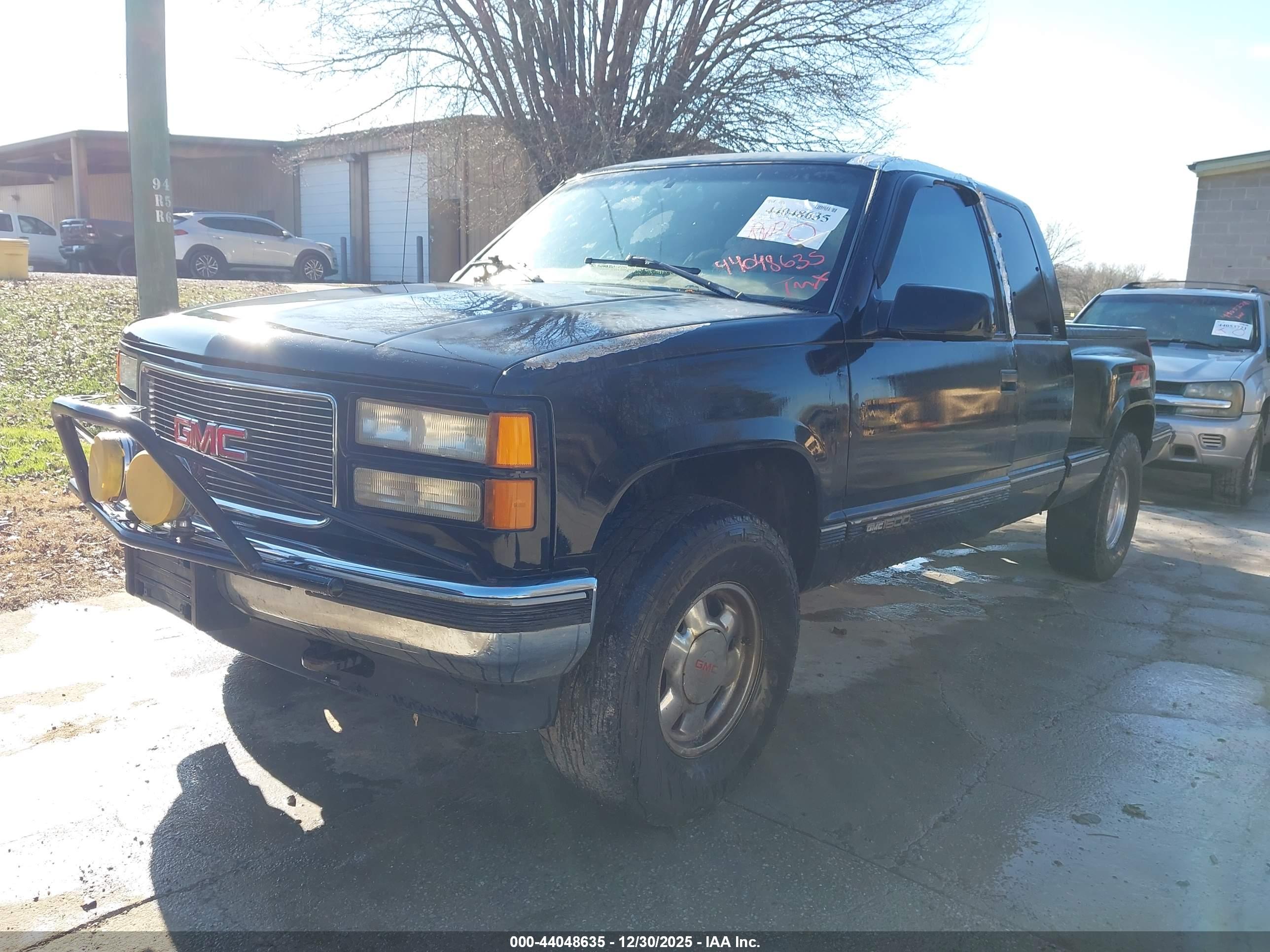 GMC SIERRA image 2