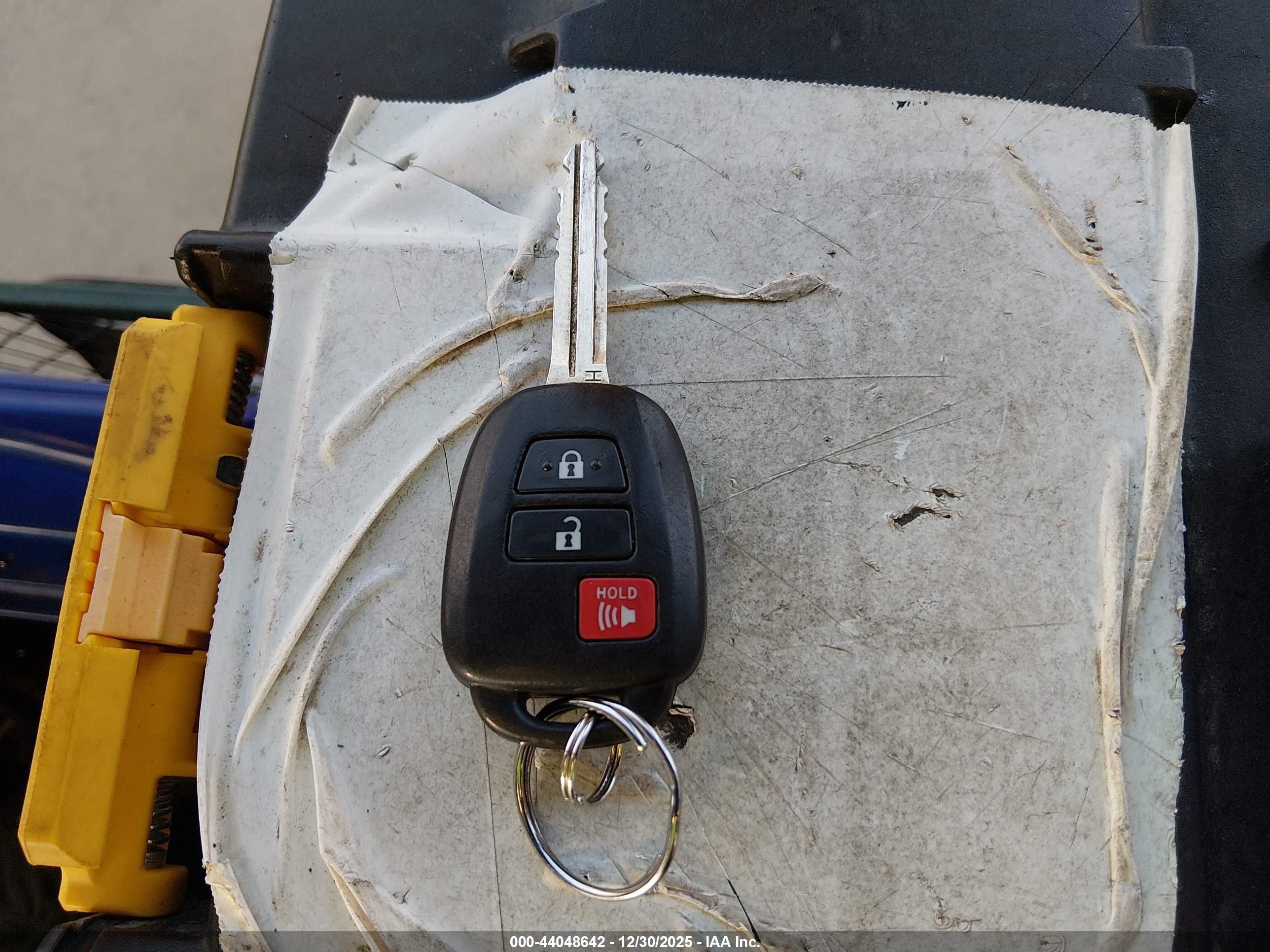 TOYOTA RAV4 image 11
