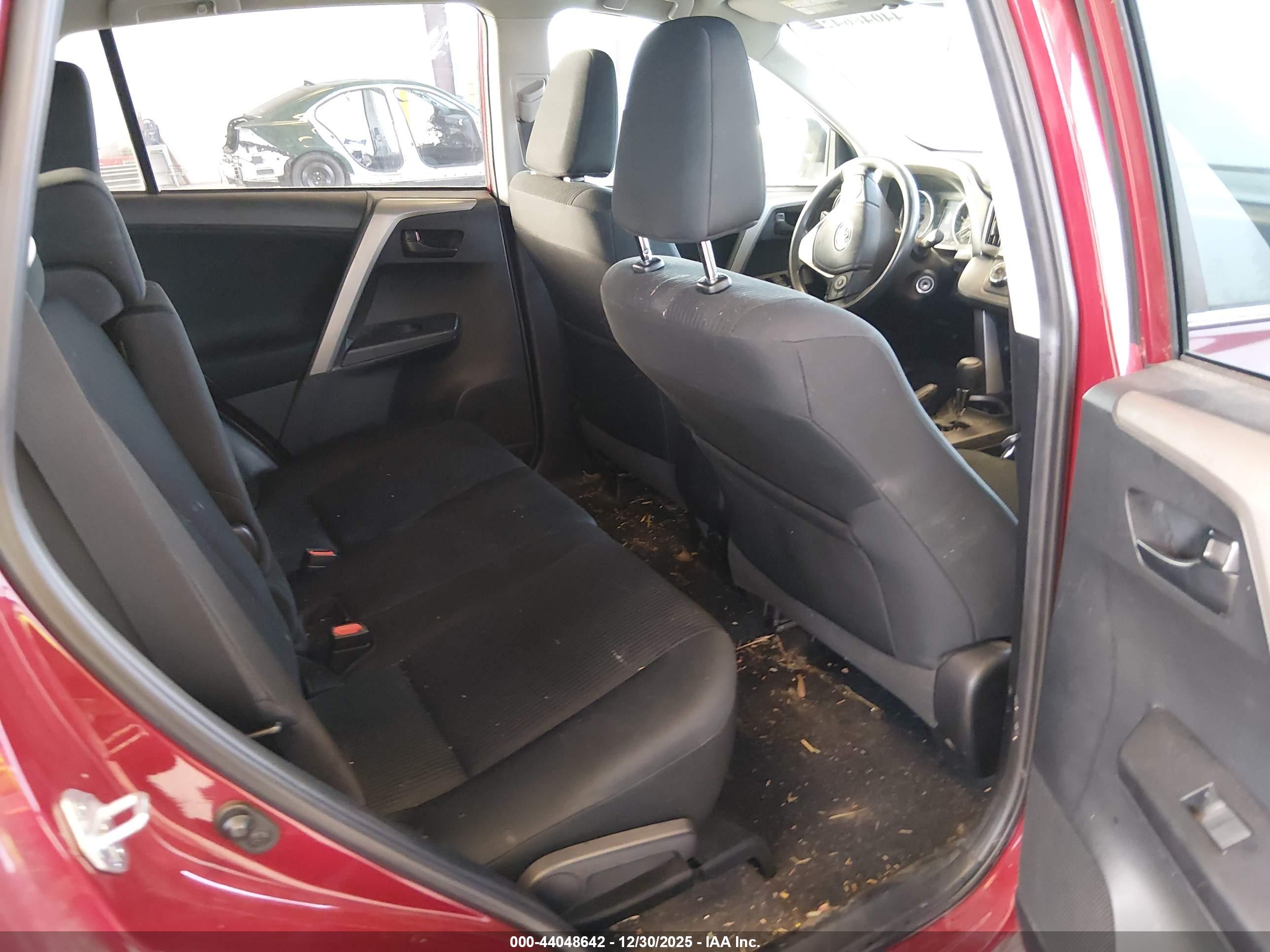 TOYOTA RAV4 image 8