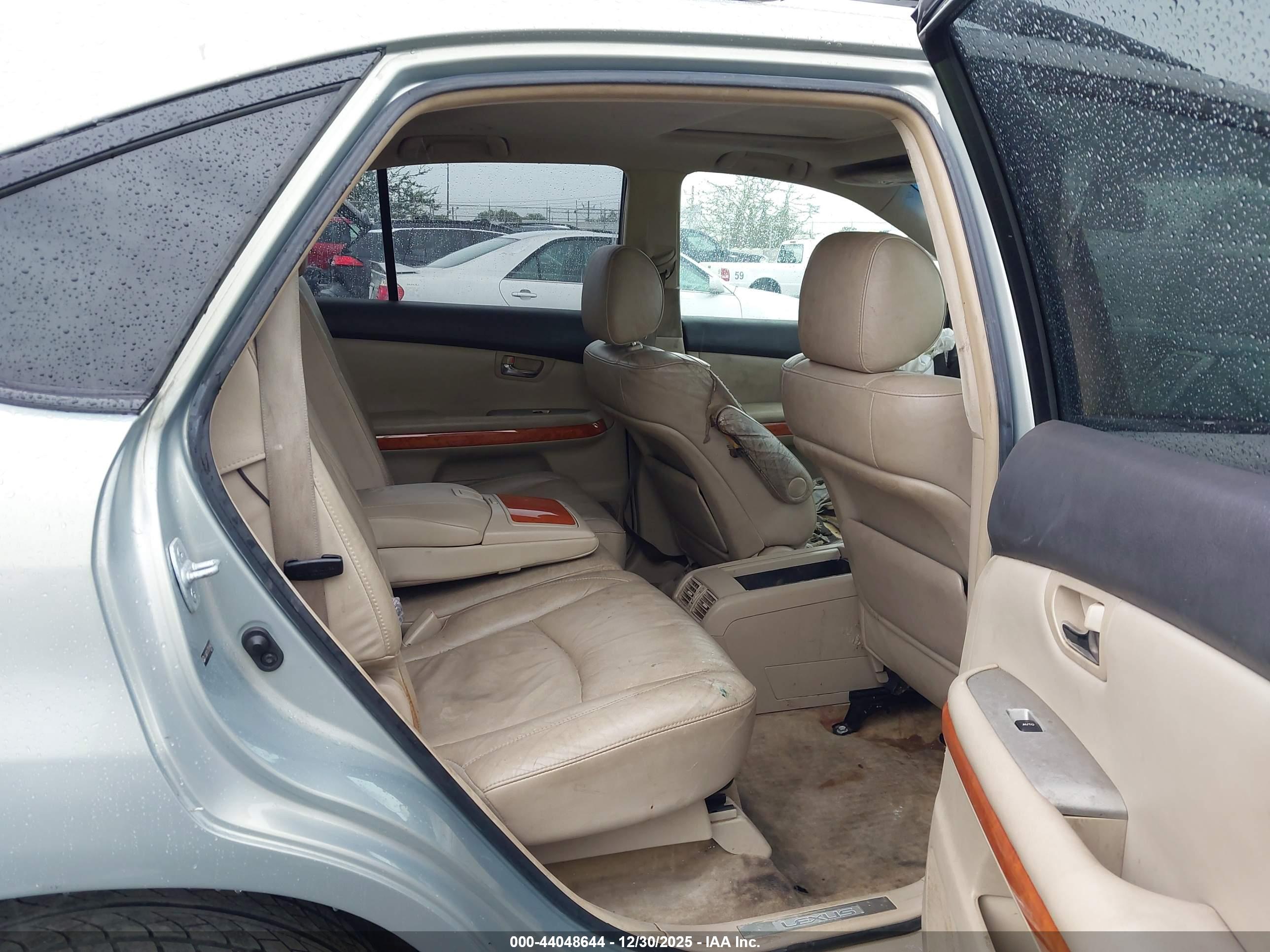 LEXUS RX image 8