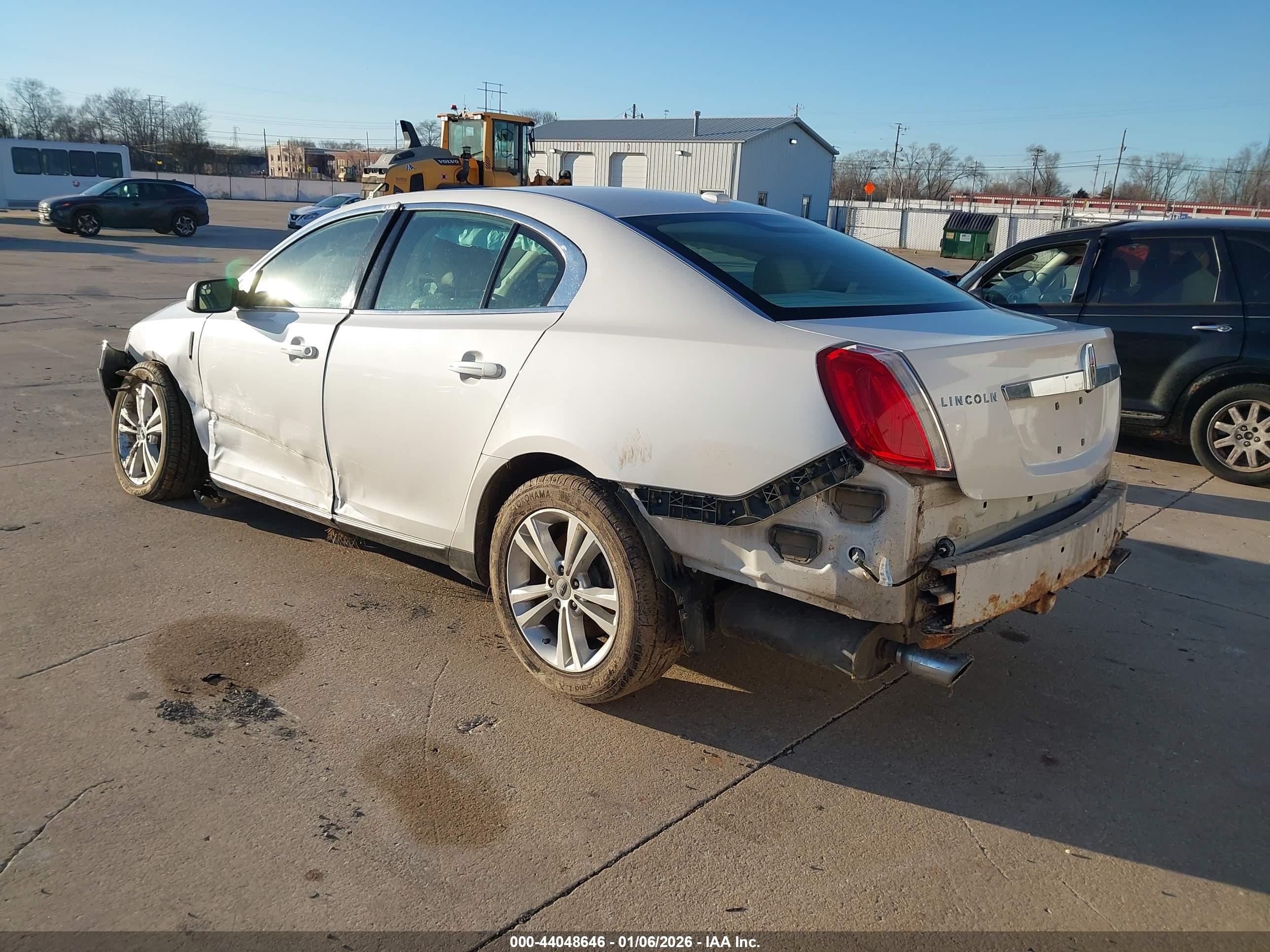 LINCOLN MKS image 3
