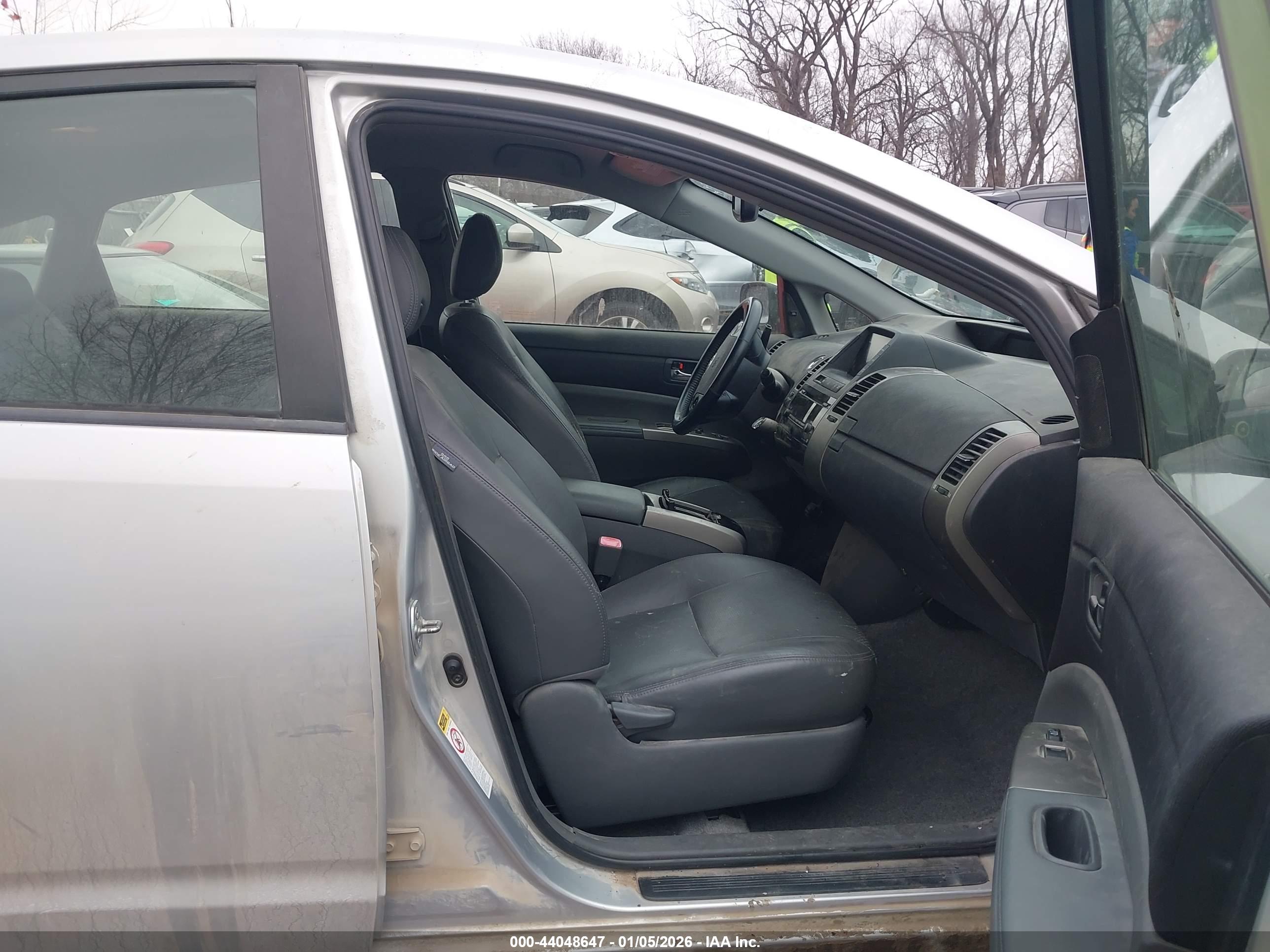 TOYOTA PRIUS image 5