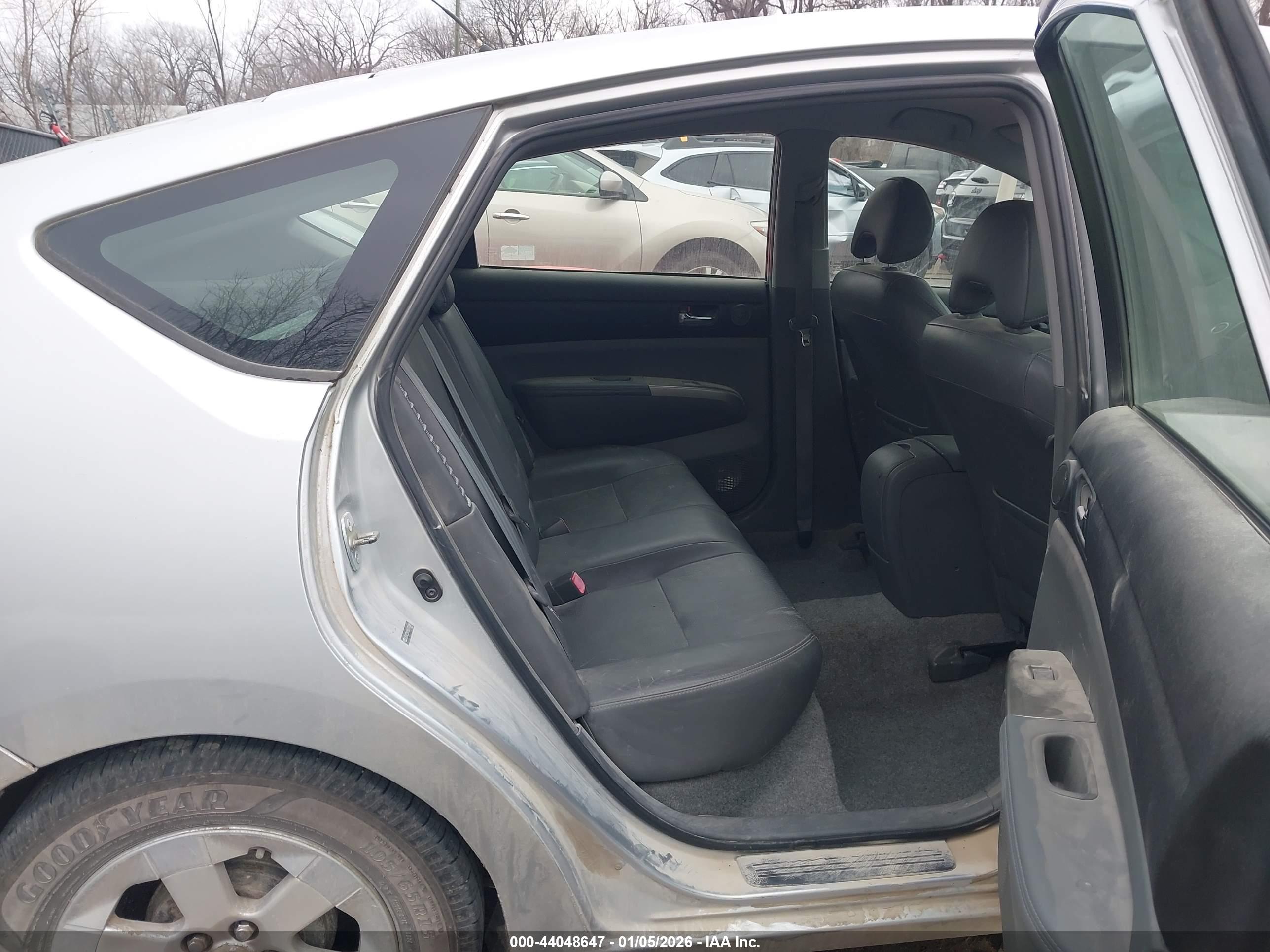 TOYOTA PRIUS image 8