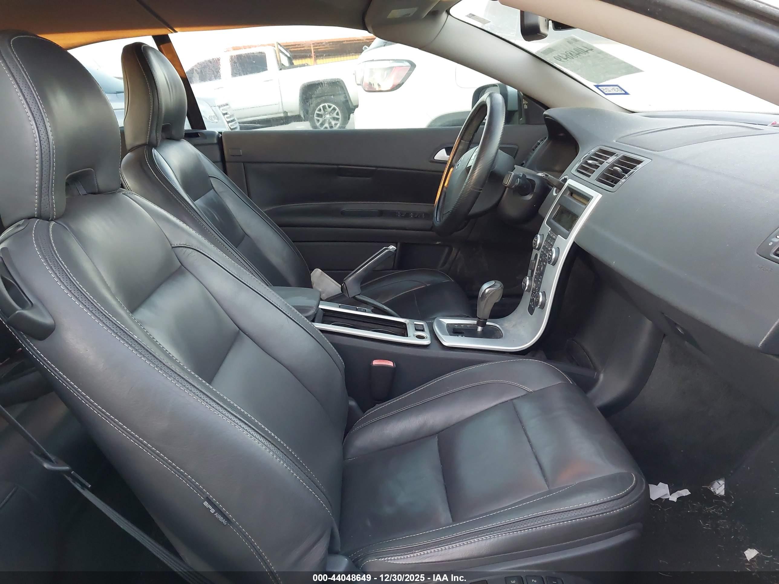 VOLVO C70 image 5