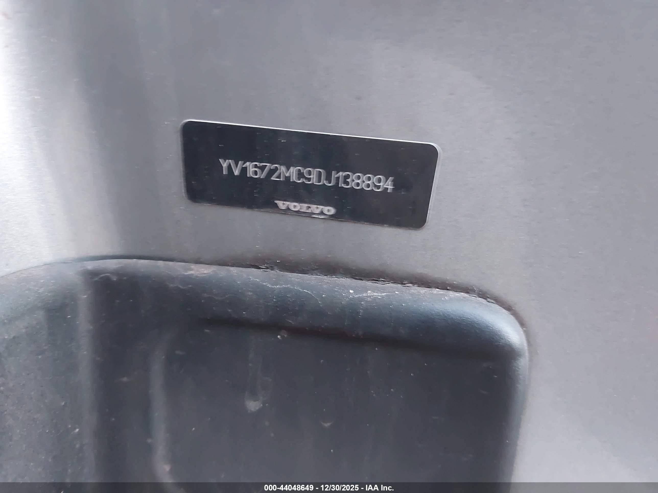 VOLVO C70 image 9
