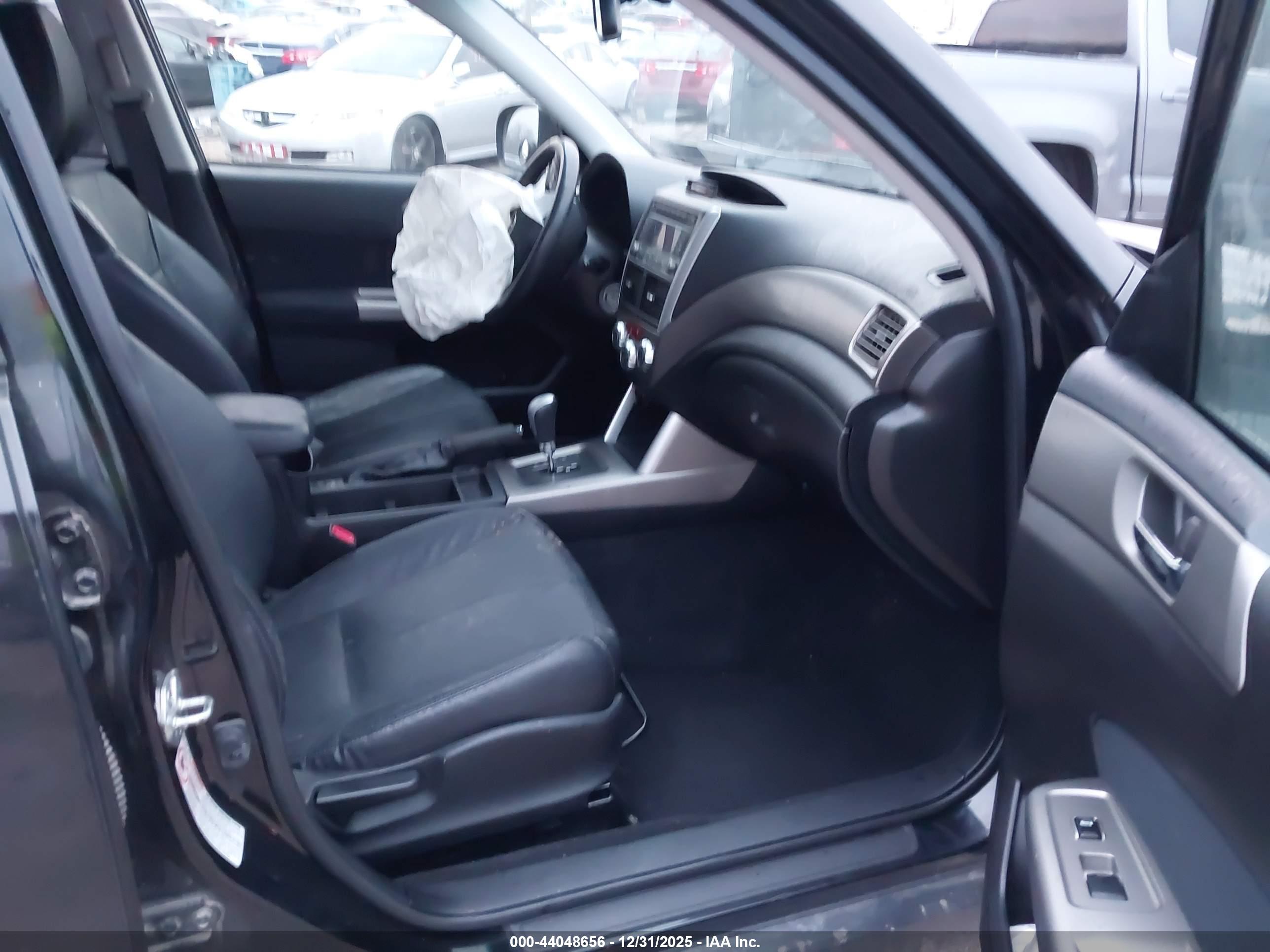 SUBARU FORESTER image 5