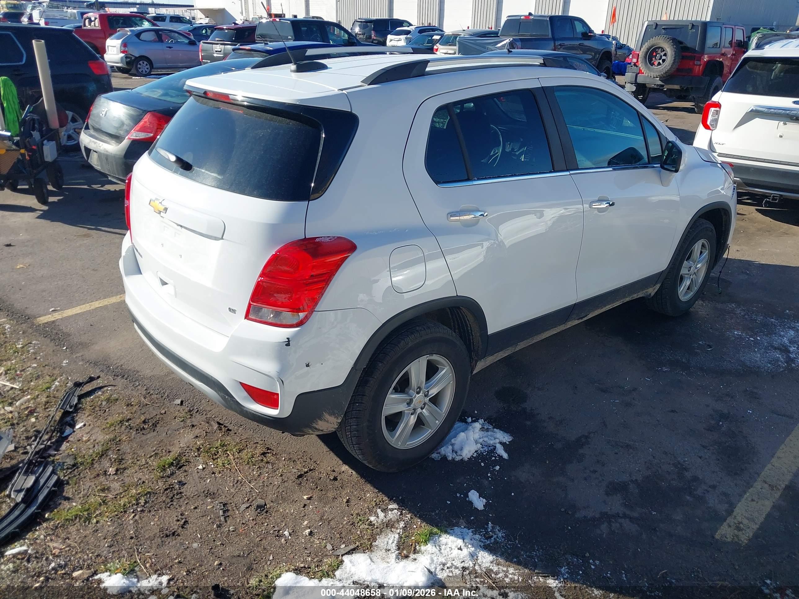 CHEVROLET TRAX image 4