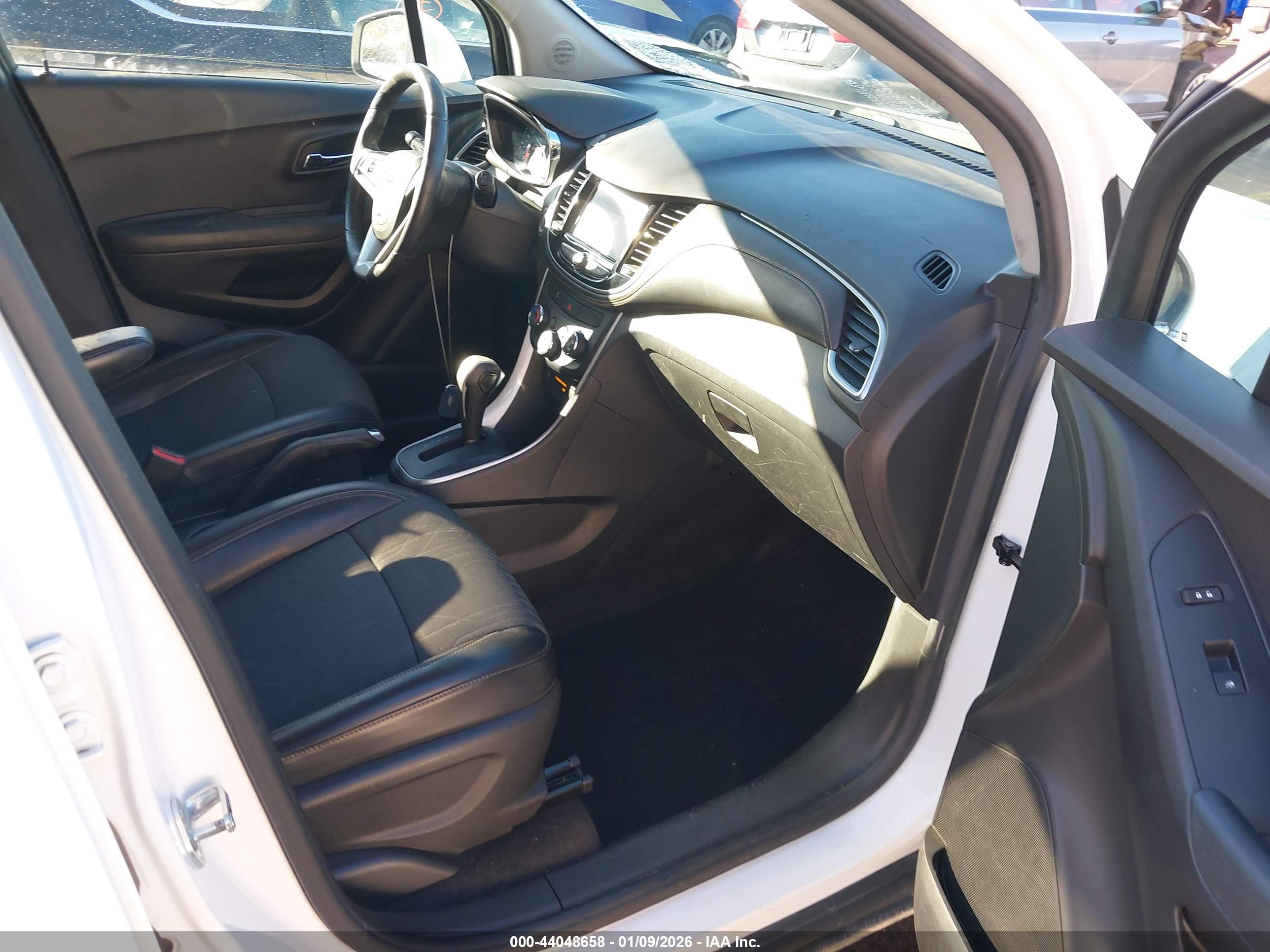 CHEVROLET TRAX image 5