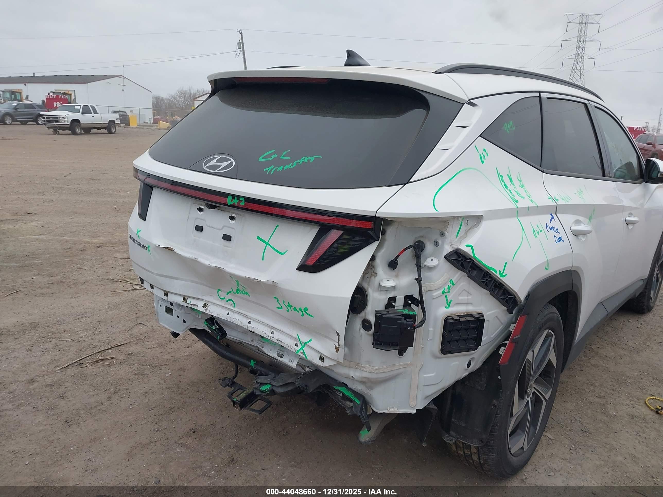HYUNDAI TUCSON image 6