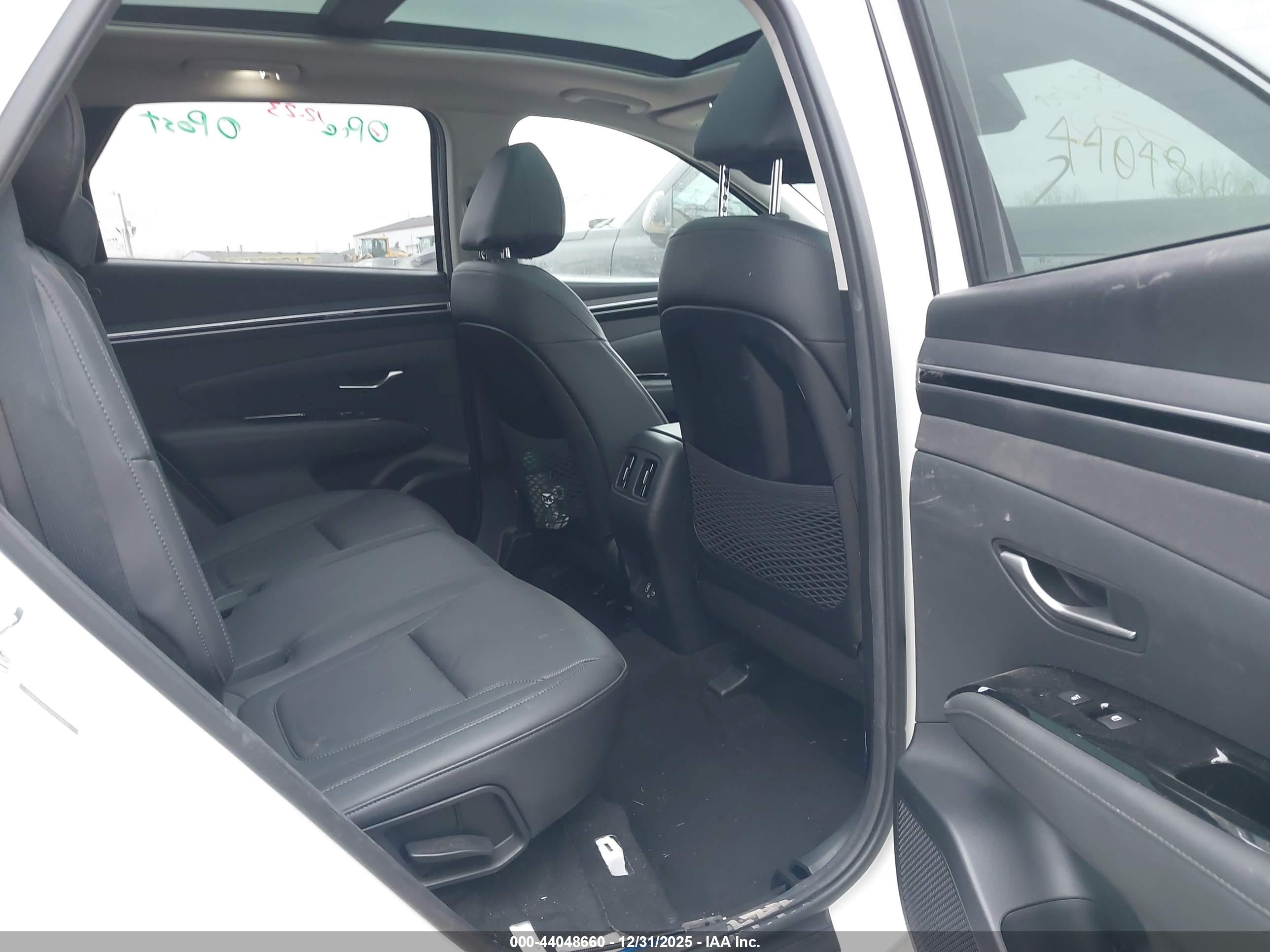 HYUNDAI TUCSON image 8