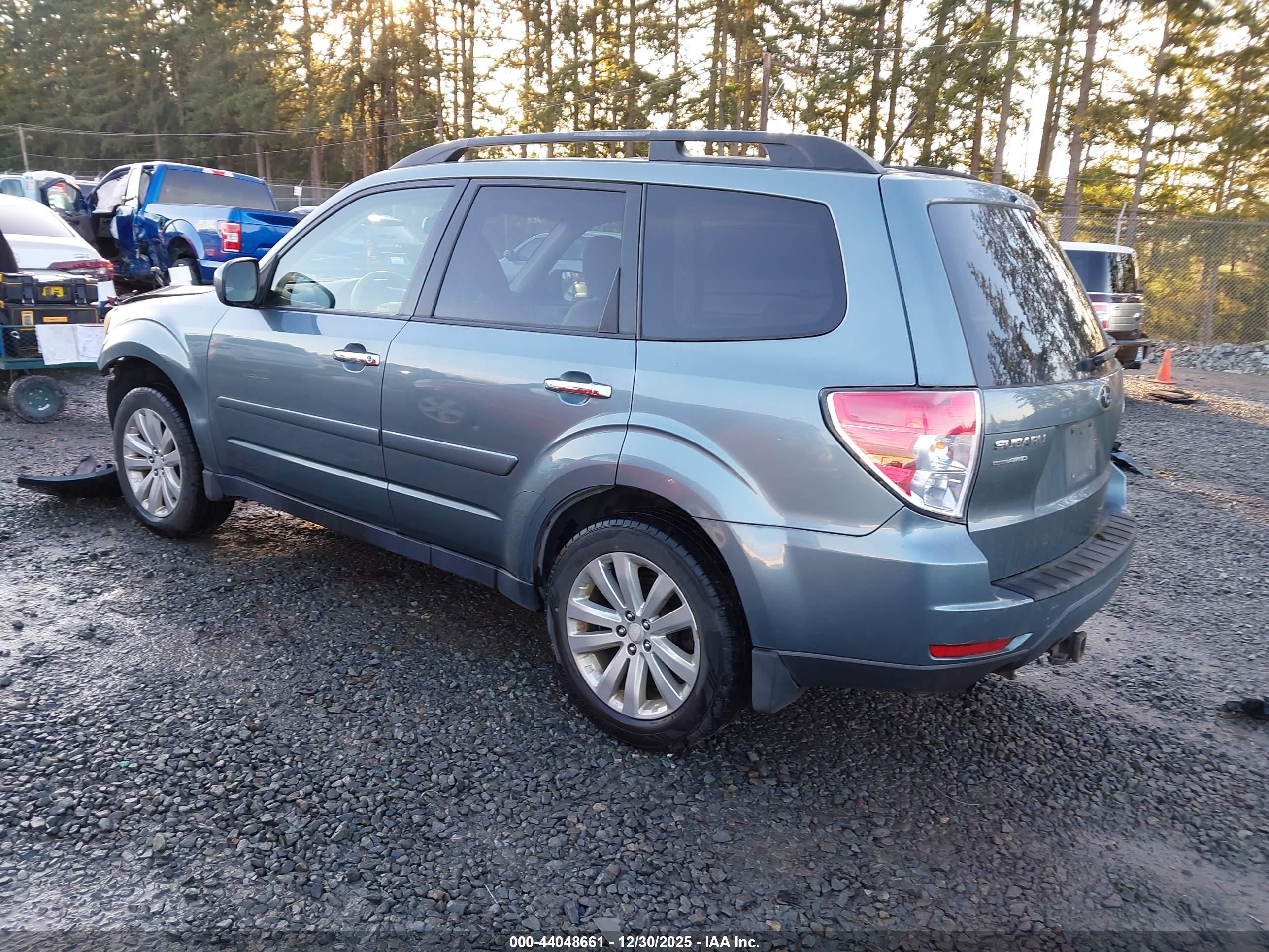 SUBARU FORESTER image 3